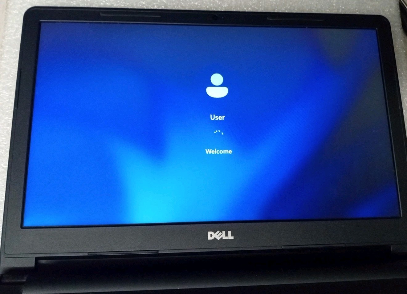 Dell Inspiron 15-3567 i3-7130u @ 2.7GHz, 16 GB RAM, 256GB SSD
