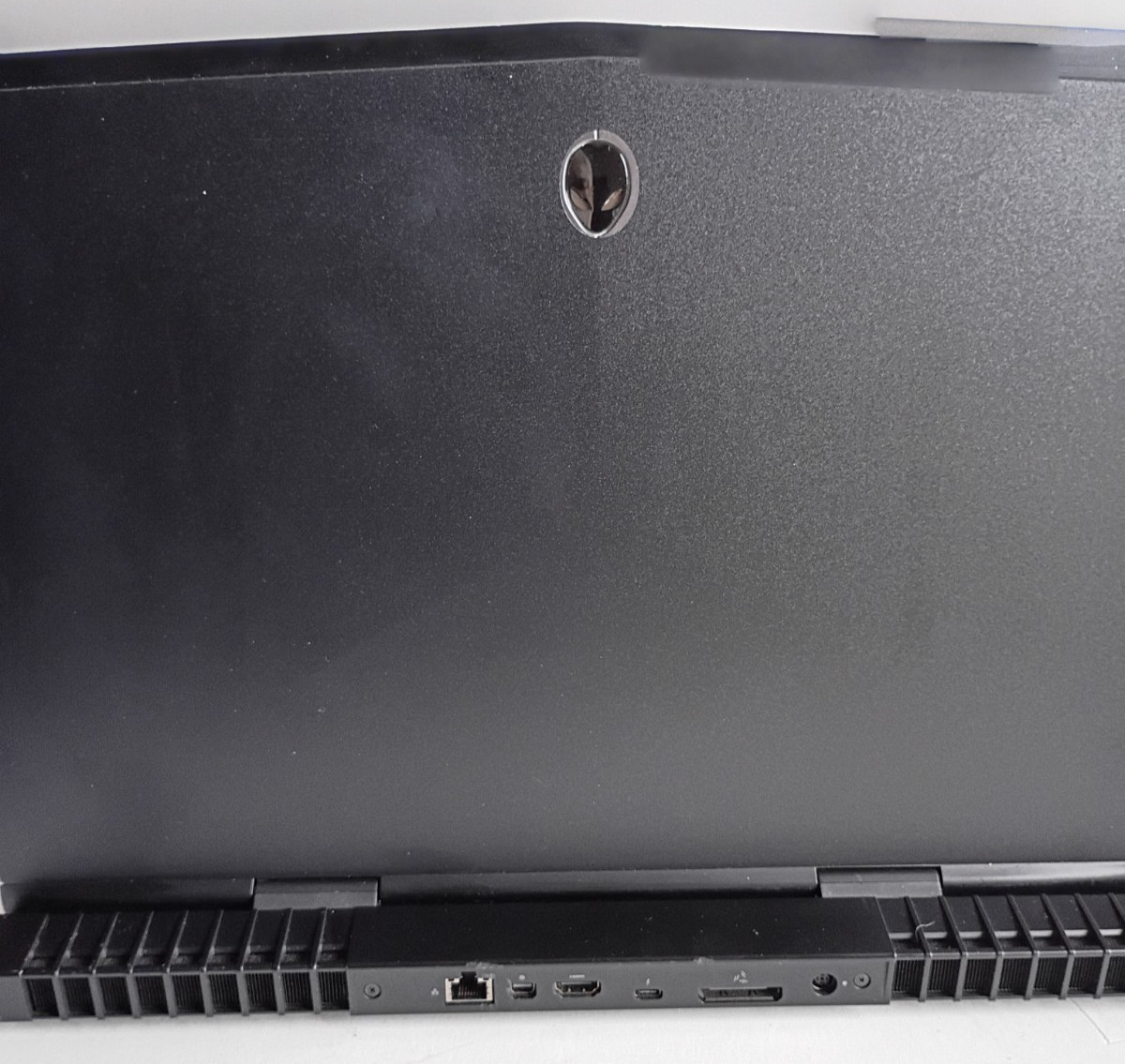 ALIENWARE 17 R4: i7-7700HQ @ 2.8, 32 GB DDR4 RAM, 1.512 TB SSD & HDD