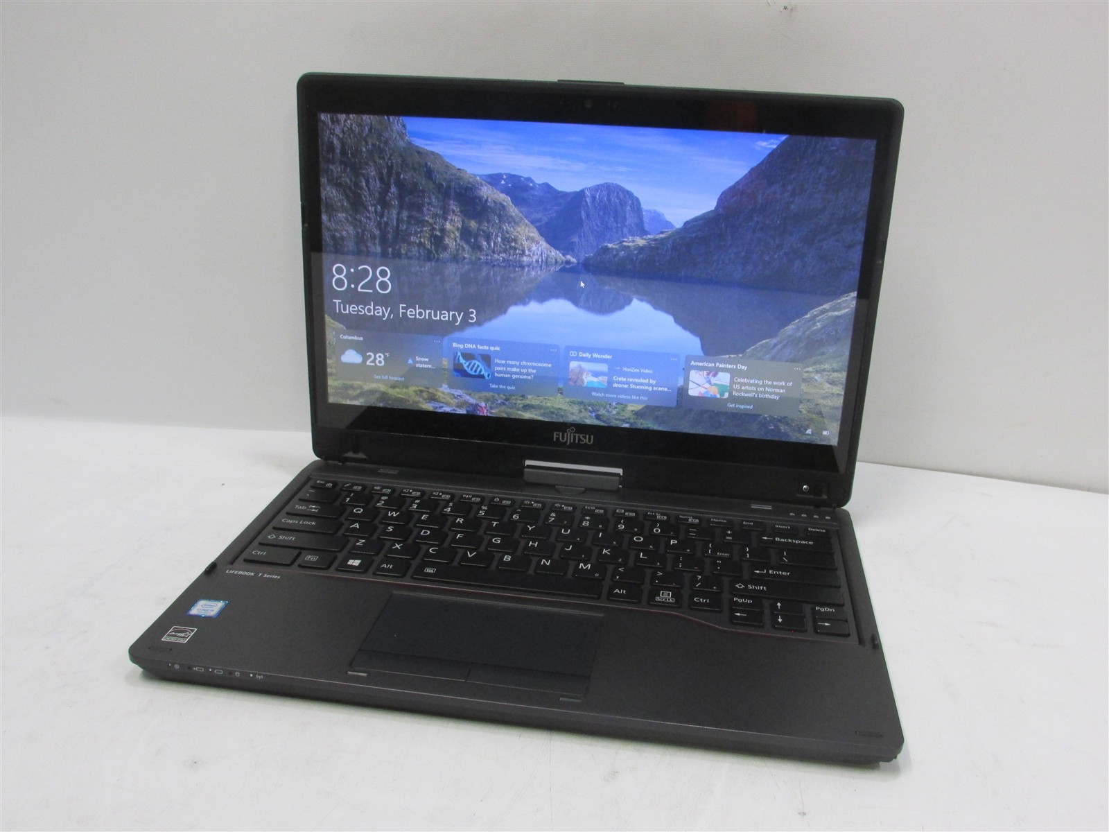 Fujitsu Lifebook T937 i5-7200U 2.5GHz 8GB RAM 256GB m.2 13.3″ Win 10 Pro Touch
