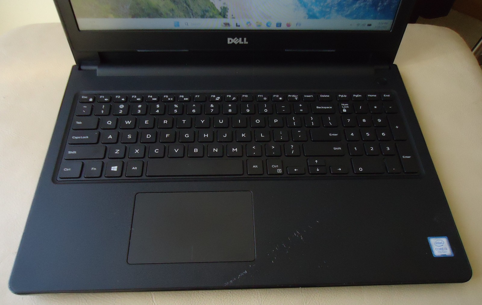 Inspiron 15-3567 i3-7020U 2.70GHz 8GB RAM 128GB SSD Windows 11 MS Office