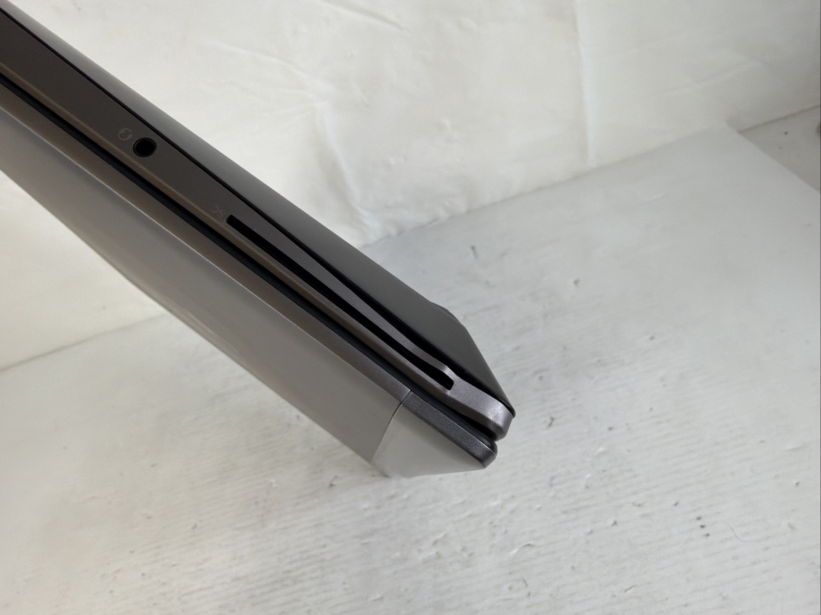 HP Z Book 15 G5 17.3″ i7-8750H@2.2GHz, 16GB RAM, NO SSD/OS – READ -DENT- WORKS