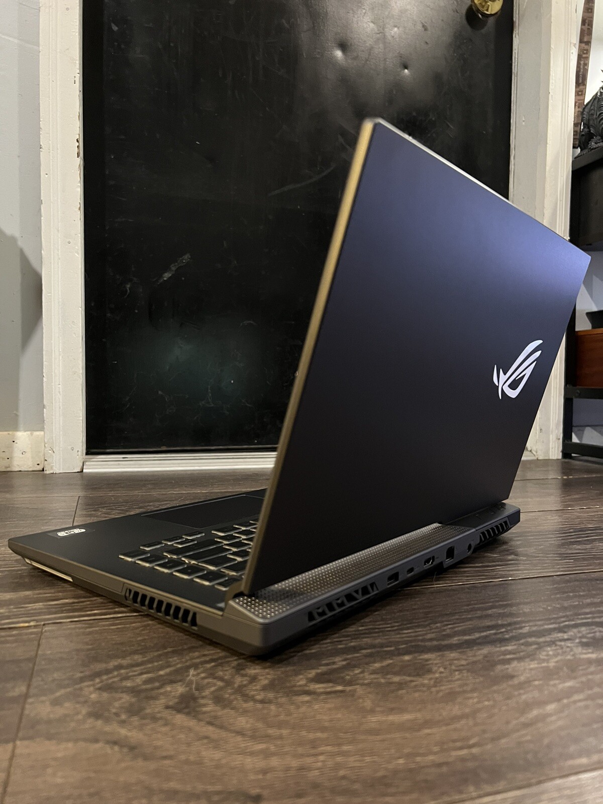 ASUS ROG Strix G15 15.6″ 300Hz GeForce RTX 3060, Ryzen 9 5900HX, 1TB+ 512GB SSD