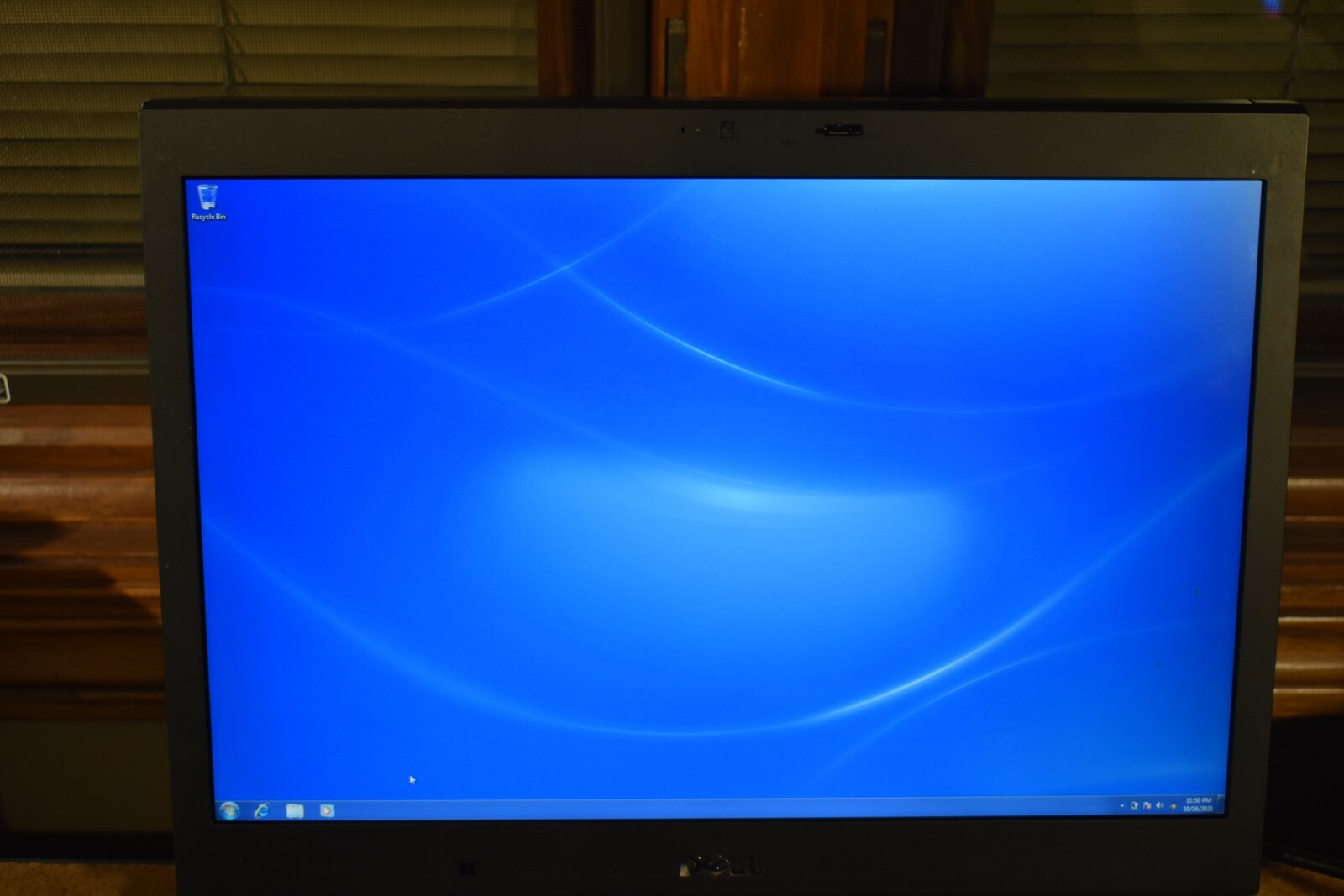 Dell Latitude E6500 P8700 2.53GHz 320GB HDD 1920×1200 WUXGA Windows 7 Pro 64-bit