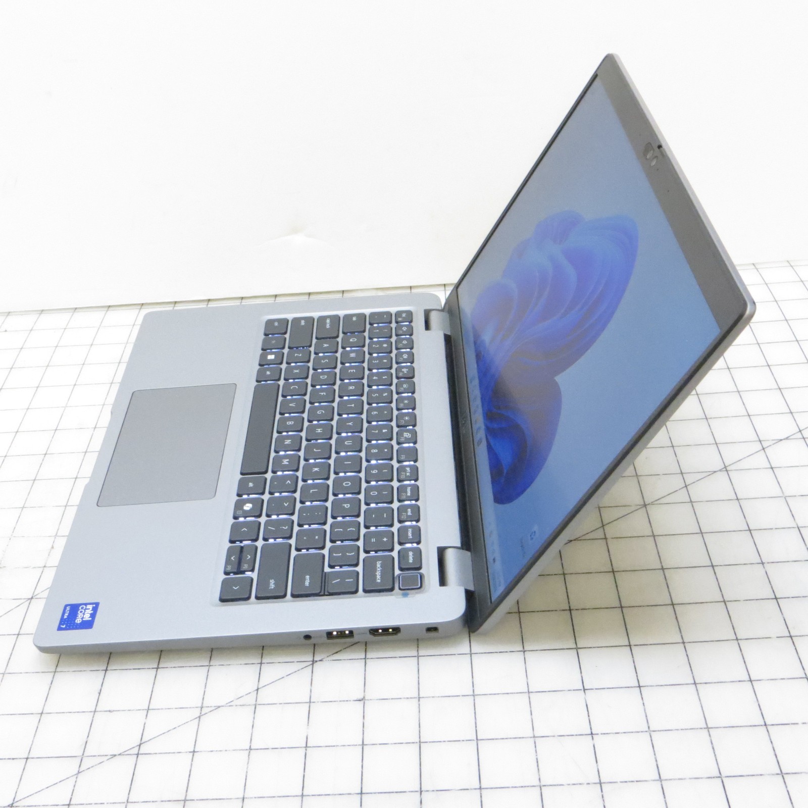 Dell Latitude 5450 Intel Ultra 7 8GB DDR5 256GB SSD 14″ Windows 11 Pro Laptop PC