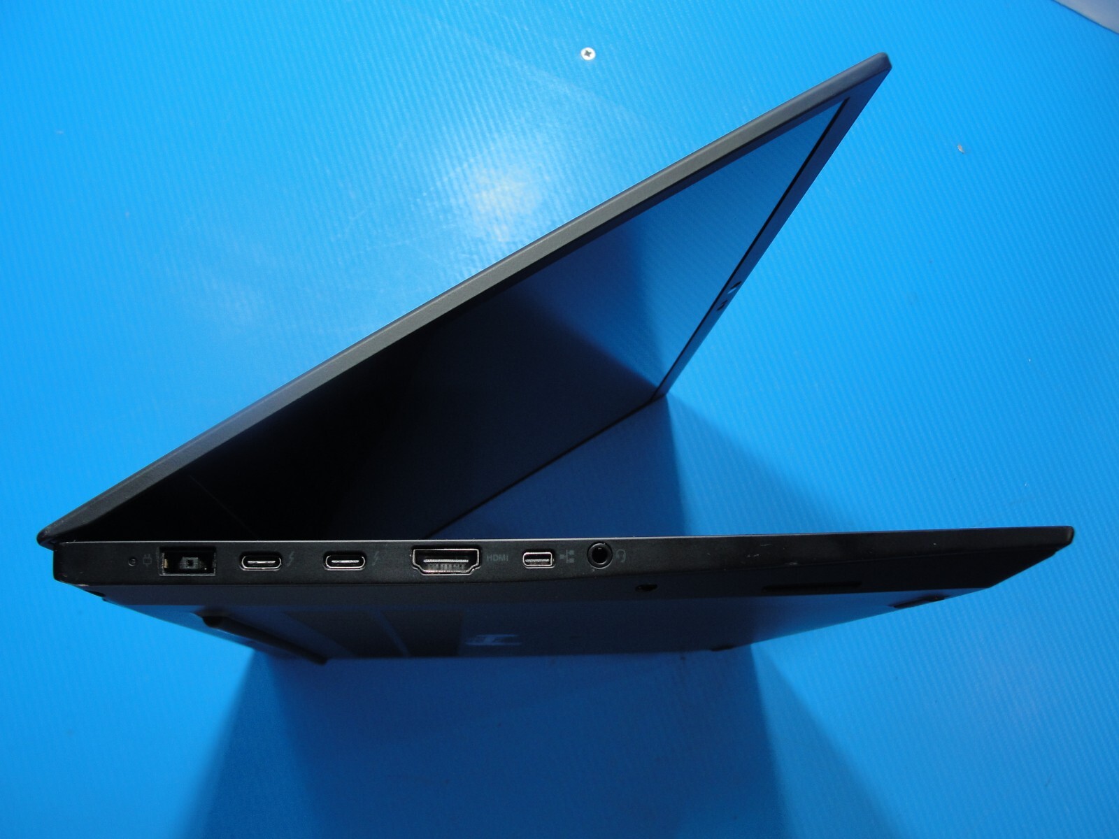 Lenovo ThinkPad P1 Gen 2 15.6”FHD i7-9750H 2.6GHz 16GB 512GB SSD NV Quadro T1000