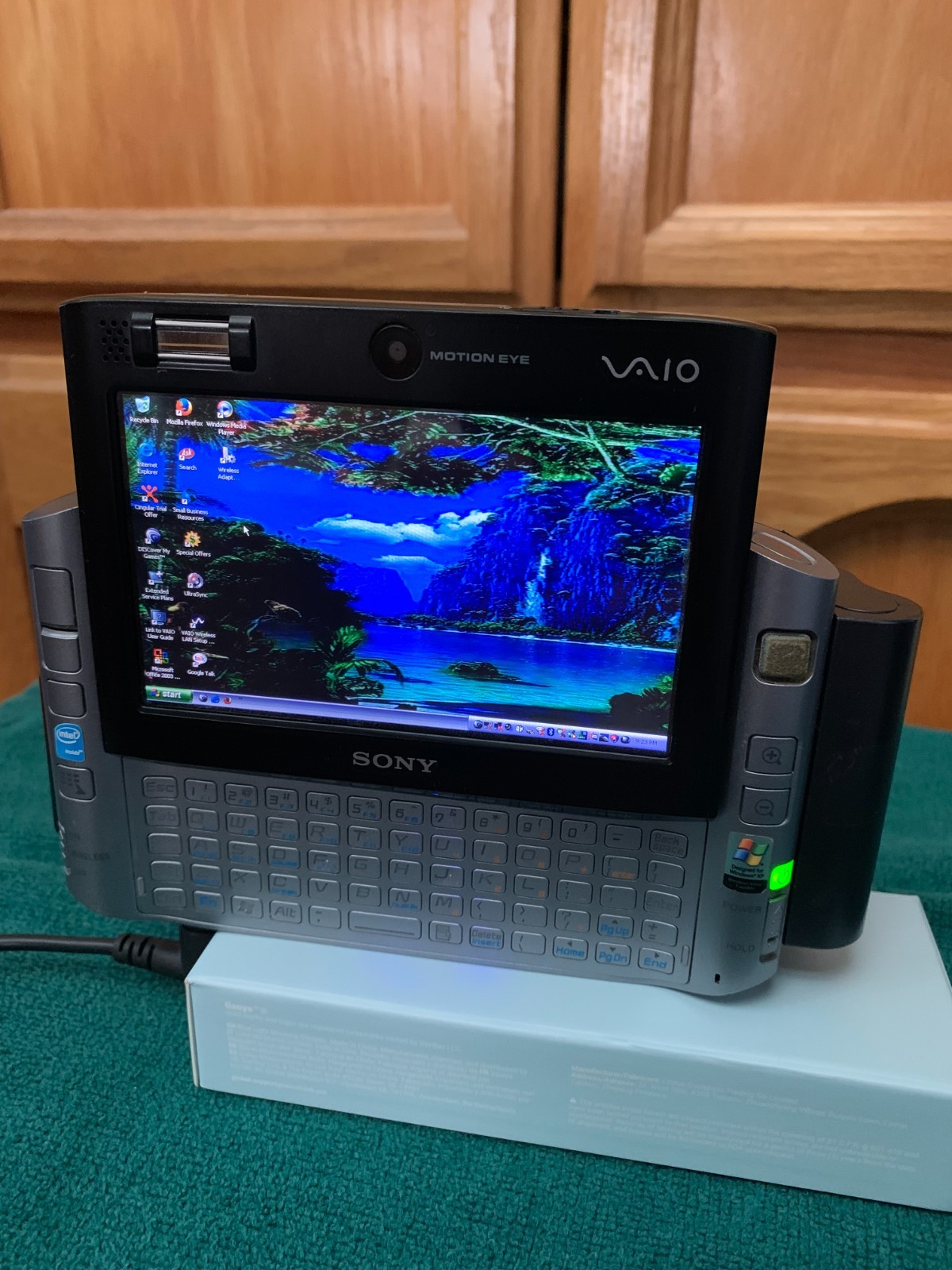 Sony VAIO 4.5-inch Micro Laptop 1GB RAM 30 GB HD (VGN-UX280P)