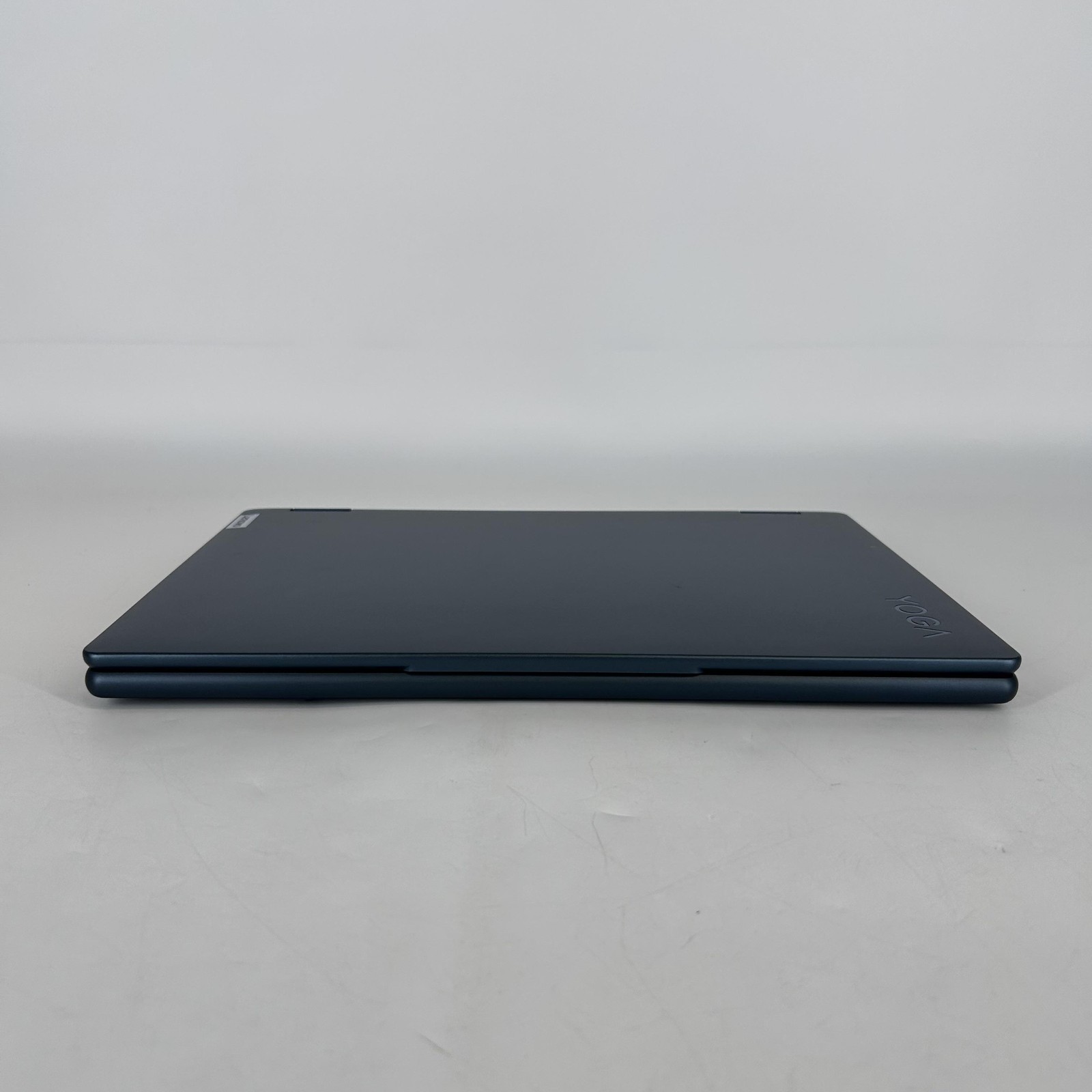 Lenovo Yoga 6 13.3 FHD+ TOUCH 2.0 GHz Ryzen 5 7530U 8GB 256GB SSD Very Good