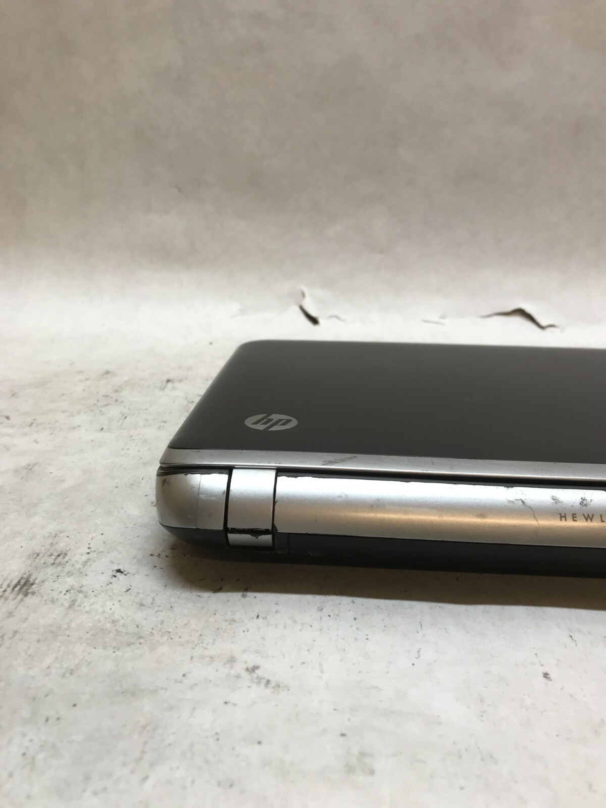 HP 3115m 11″ Laptop AMD E-Series 4GB RAM NO HDD/OS For Parts/Repair Cracked – DW