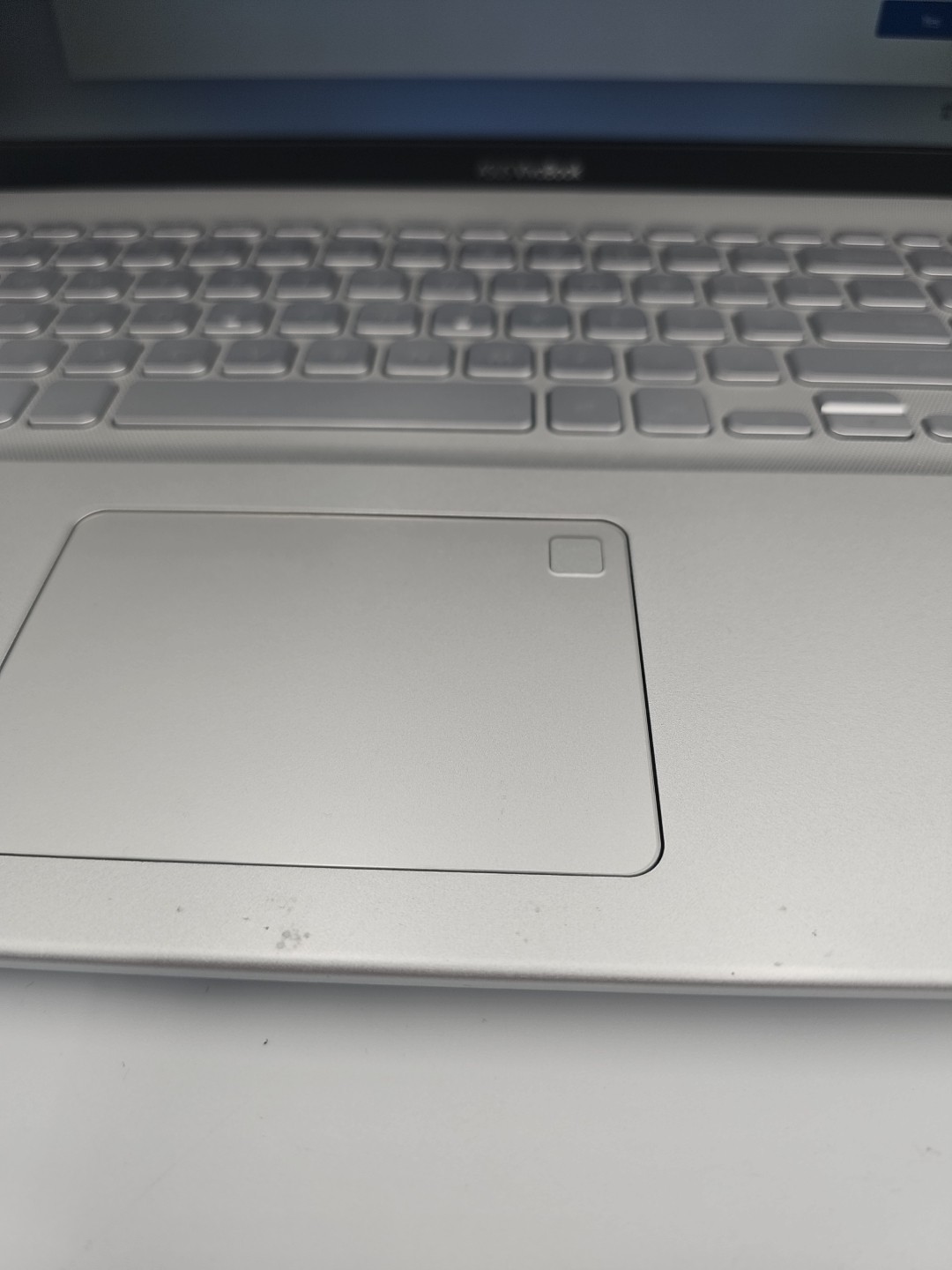 Asus Vivobook X712F i5-8265U 1.60GHz 8GB RAM 1TB HDD Windows 11 Pro