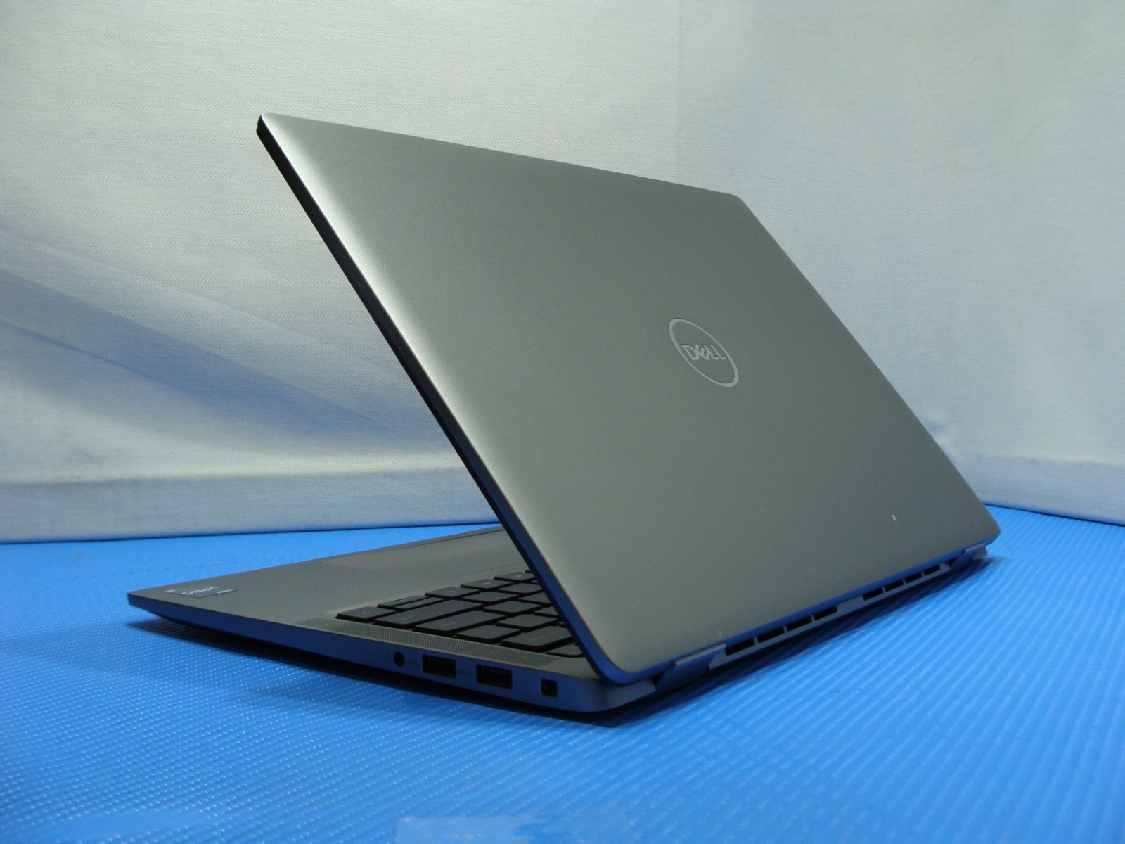 Dell Latitude 7440 14″FHD+ i7-1365U 1.8GHz 16GB 512GB SSD Win 11 Pro Warranty!