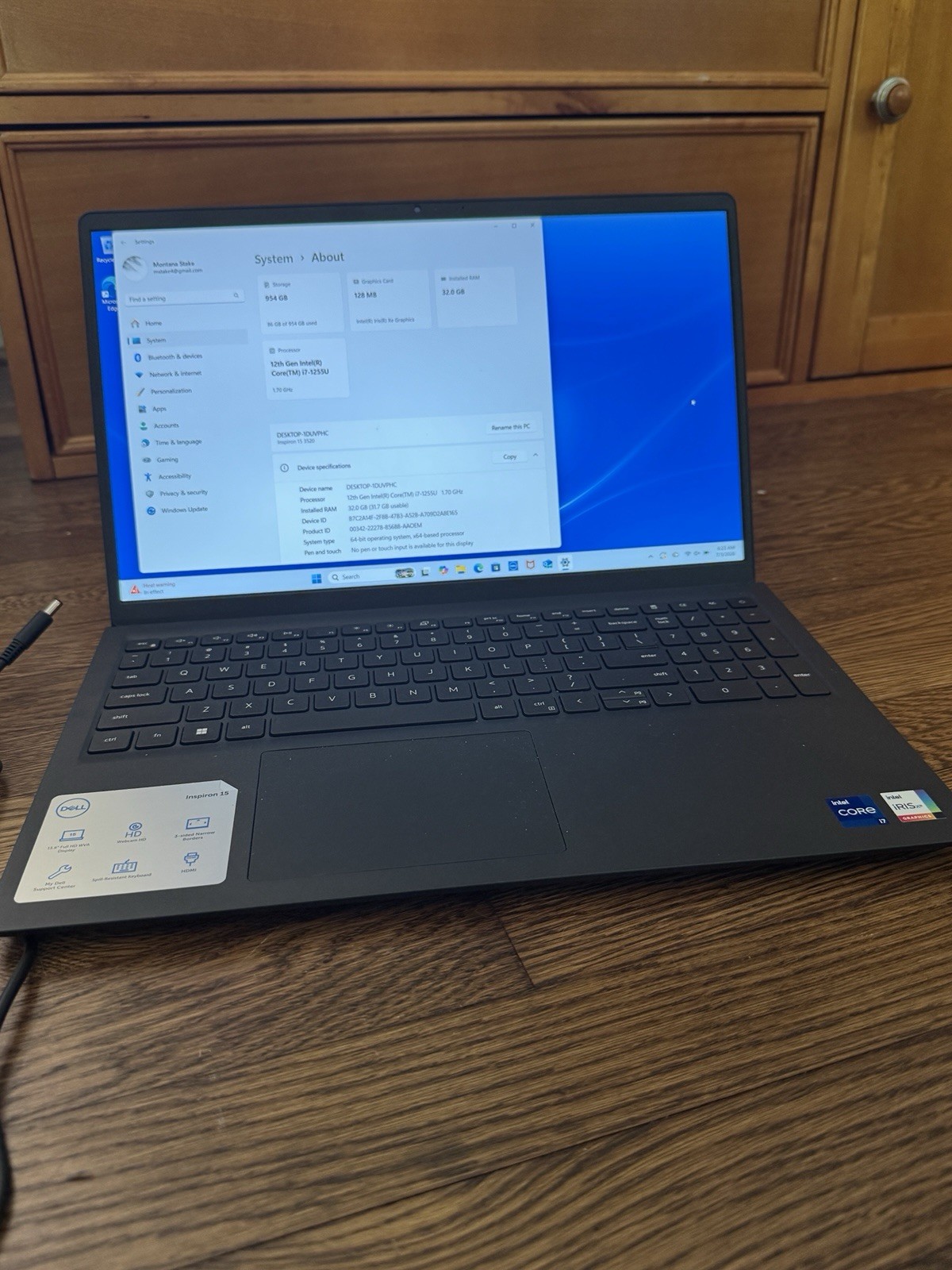 Dell Inspiron 3520 15.6 in Full i7-1255U 32GB RAM 1TB SSD Iris Xe