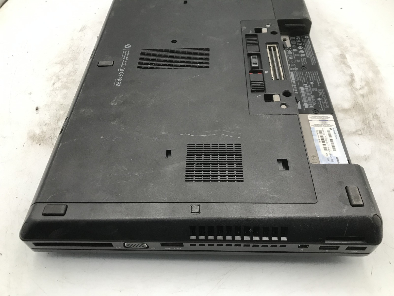 HP PROBOOK 6560B – BOOTS TO BIOS – INTEL I5 3230M – NO RAM -READ DESCRIPTION- BB