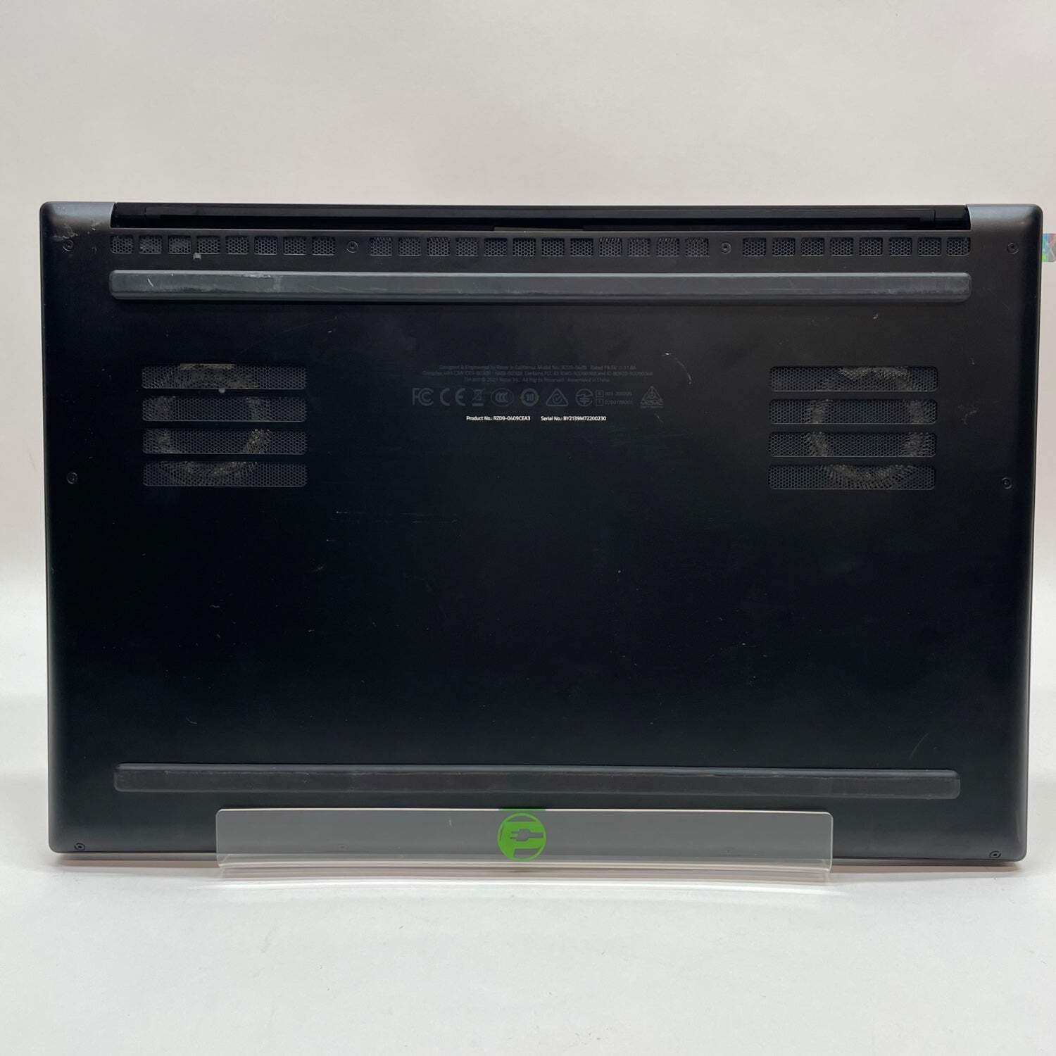 Razer Blade 15 Advanced RZ09-0409 15.6″ i7-11800H 32GB RAM 1TB SSD RTX 3080