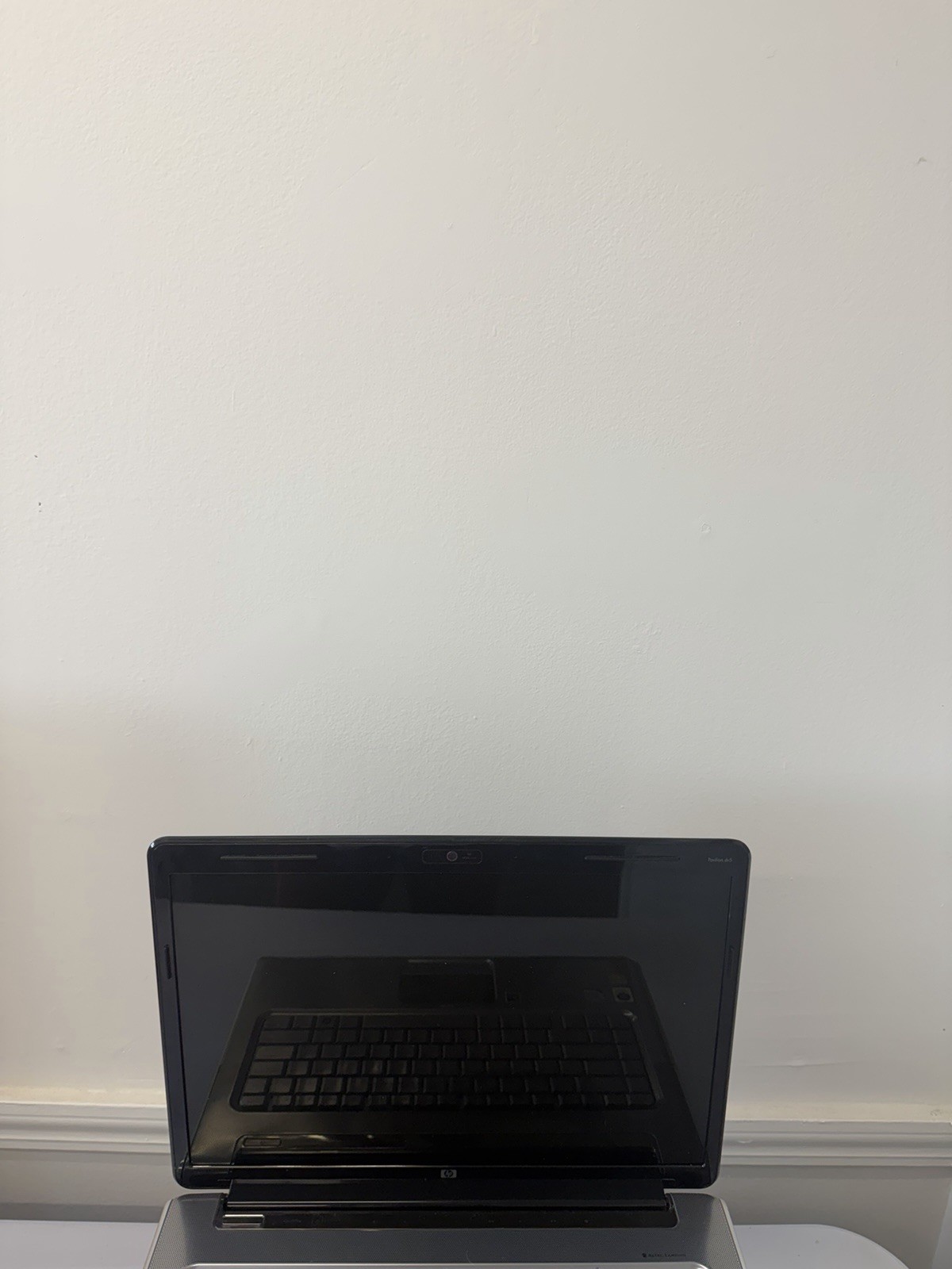 HP Pavillion dv5 Laptop – Good Screen – Intel Duo T5800 – RAM 4GB – Read Des