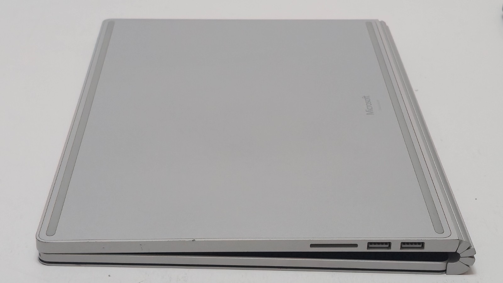Surface Book 3 13.5″ (1900) Core i7-1065G7, 32GB RAM 512 GB SSD Nvidia GTX 1650