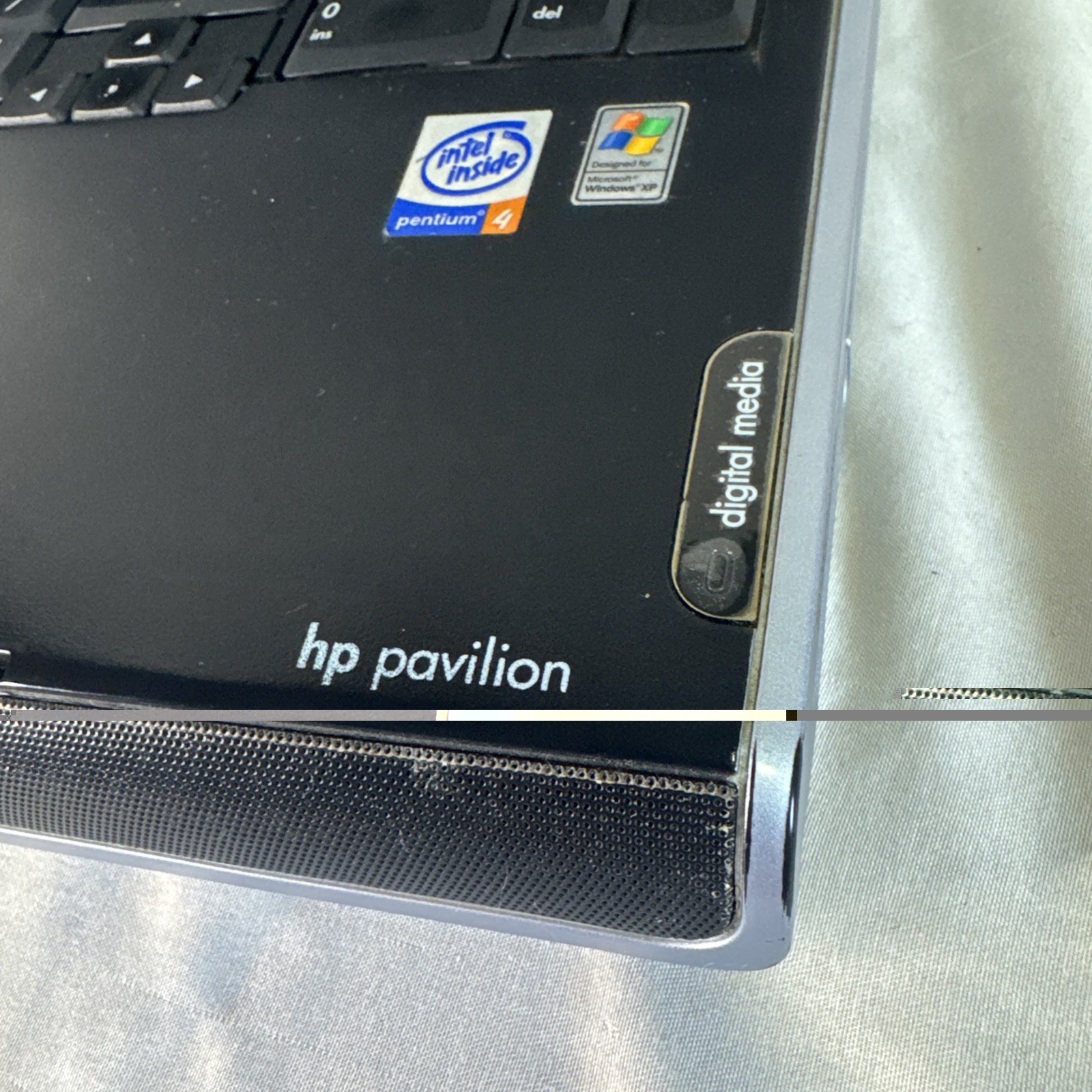 HP Pavilion Intel Pentium 4 w/ 512mb Ram & 160GB HD Windows XP Gaming Laptop