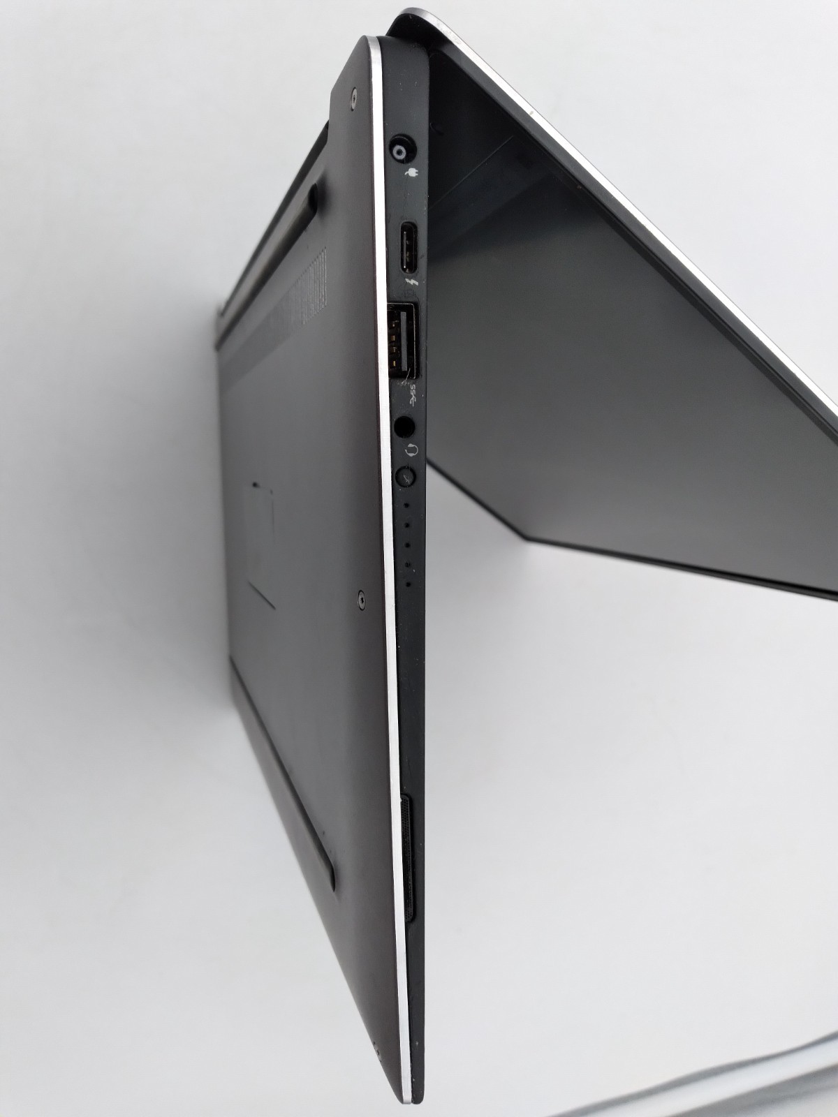 Dell XPS 13 9350, Intel Core i3-6100U @ 2.3GHz, 4GB RAM, 128GB NVMe SSD, W10Home