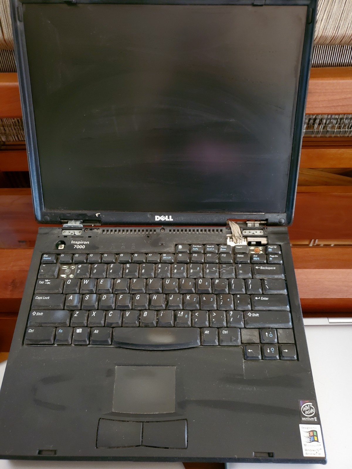 Three Old Laptop lot for parts Dell / HP