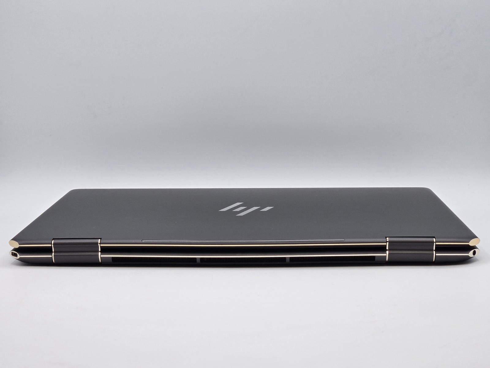 HP Spectre x360 2-in-1 16″ Touch I7-1260P 2TB 16GB W11 Webcam Backlit FP Reader