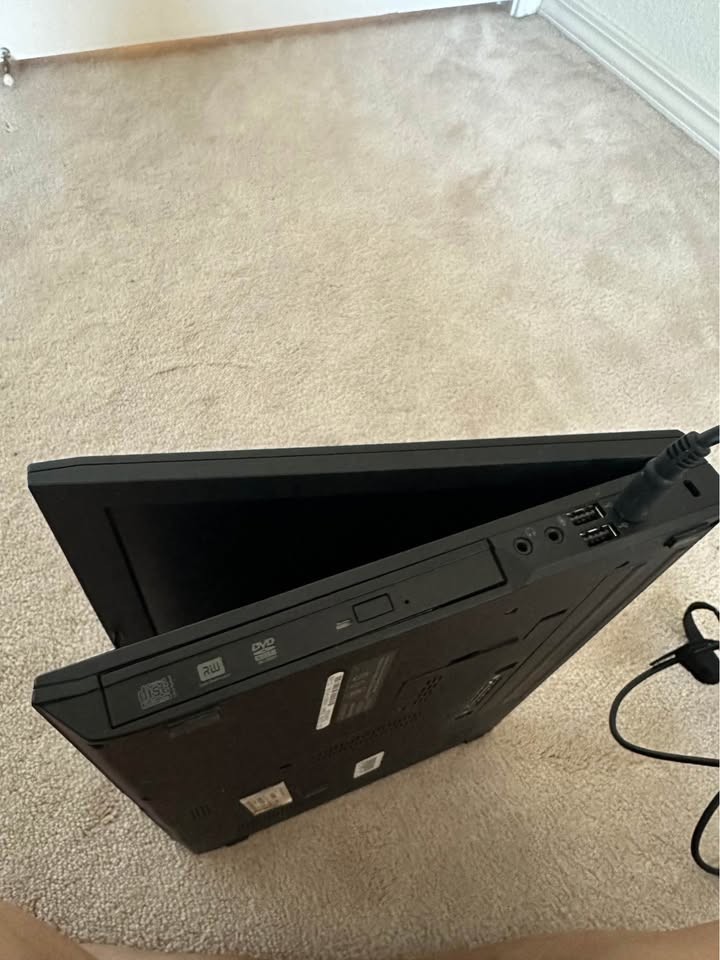 Dell Latitude E5400 Intel Core 2 Duo P8400 2.26 GHz | 2 GB RAM | 160GB HDD
