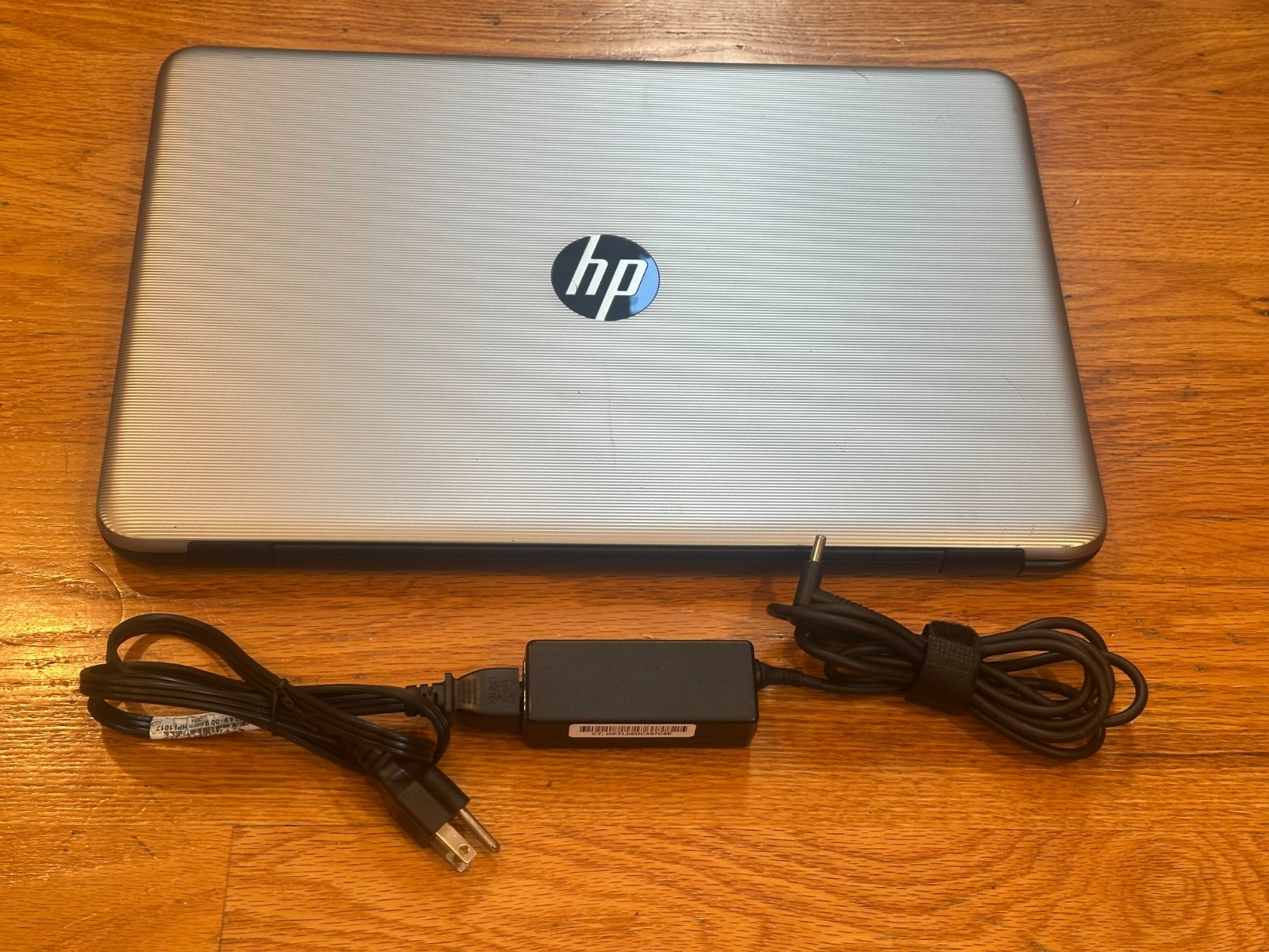 2016 HP Laptop Model 17-x027cy WITH Original Charger & Brand New Battery