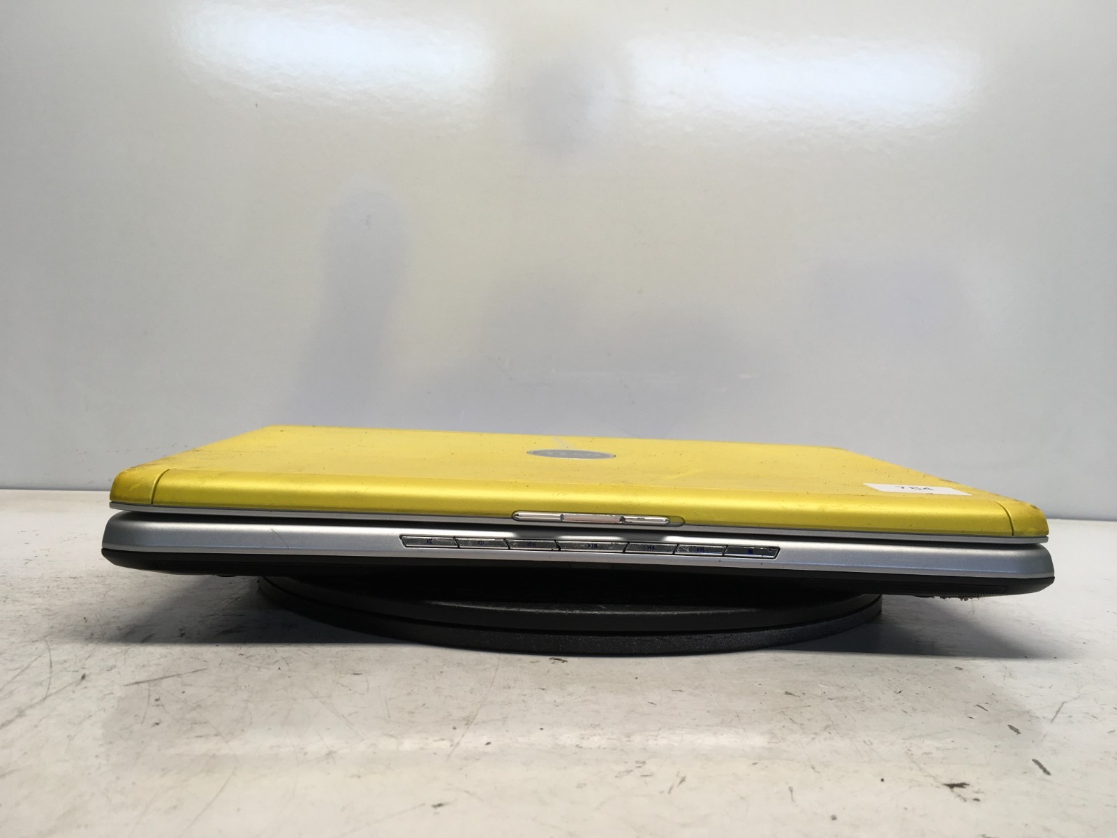Dell Inspiron 1520 Intel Core 2 Duo 06FD 2GHz 3 GB NO HDD/Battery