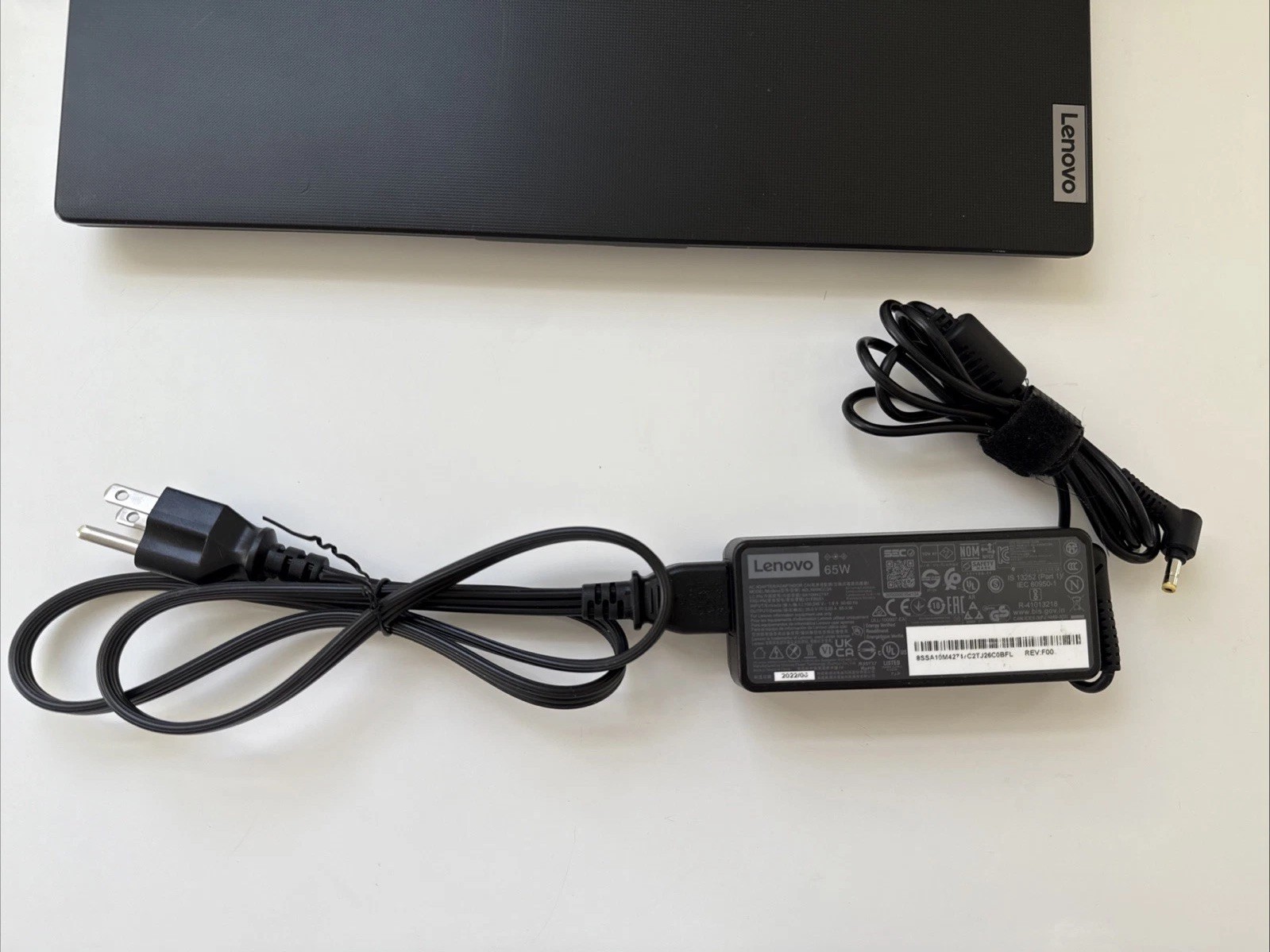 Lenovo V14 G2 ALC 14″ FHD AMD Ryzen 5 5500U 500GB NVMe SSD 8GB RAM Win 11 Pro
