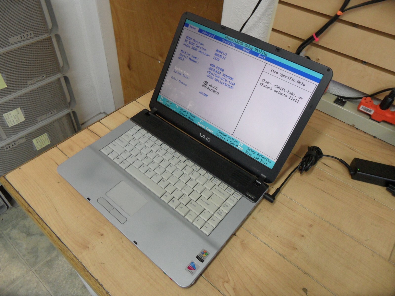 Sony Vaio VGN-FS980 / Intel Centrino / Parts Laptop / Posted Bios, No Hard Drive