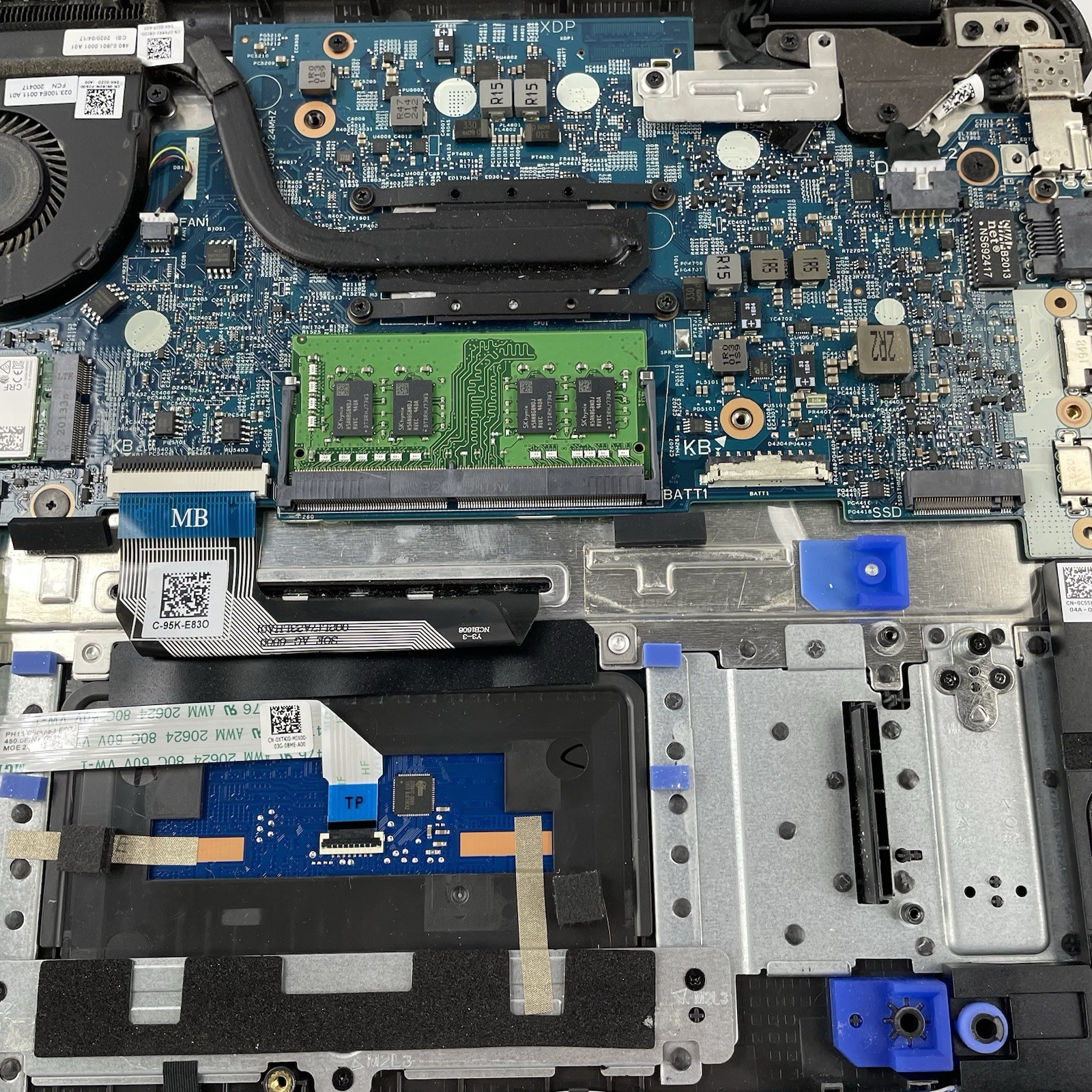 Dell Latitude 3310 13.3″ i5-8265U 1.60 GHz 8 GB RAM No SSD/OS/AC/Batt – READ