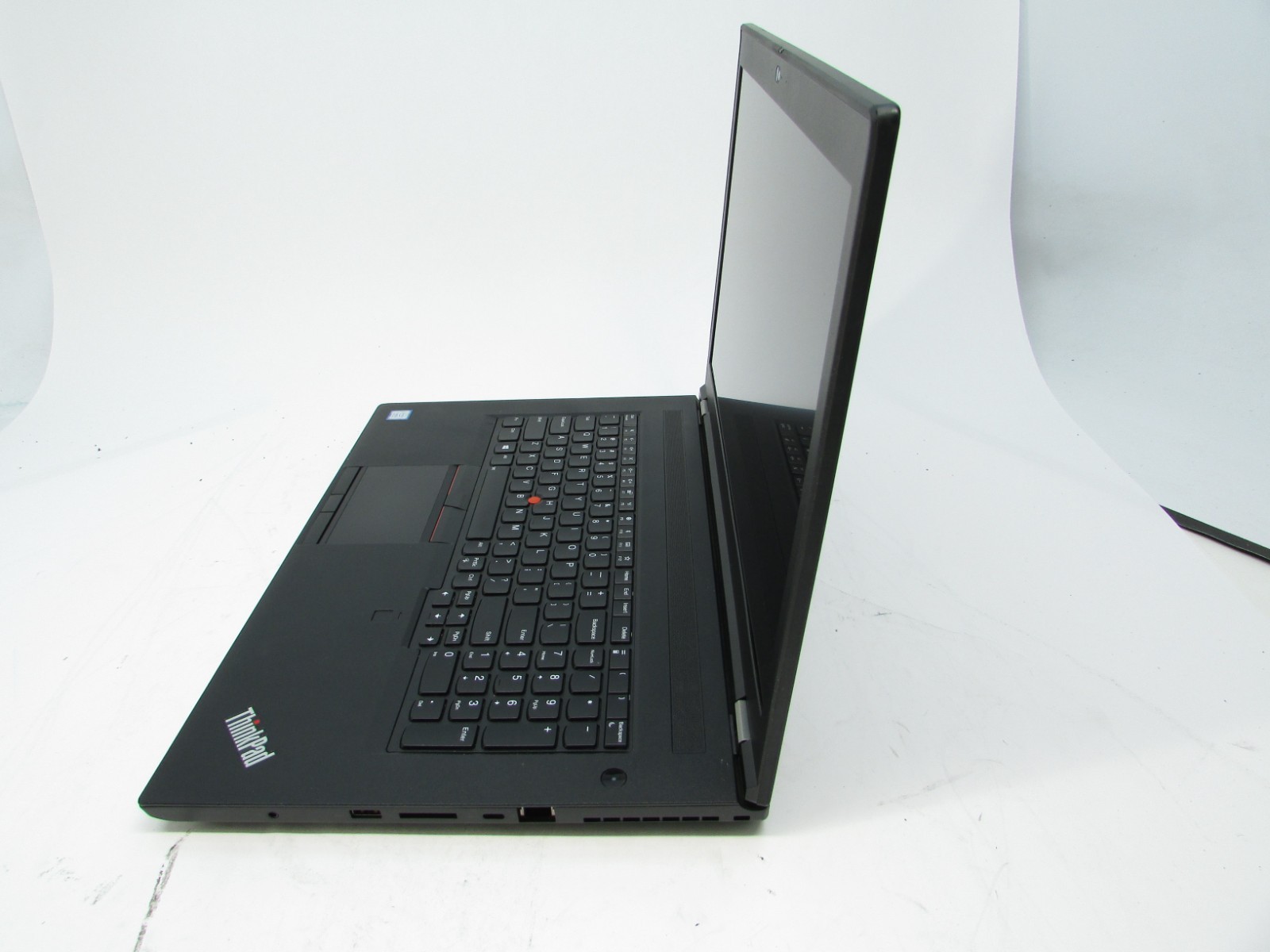 Lenovo ThinkPad P73 17.3″ i7-9750H 16GB RAM 512GB SSD Win 11 Home No AC T2000