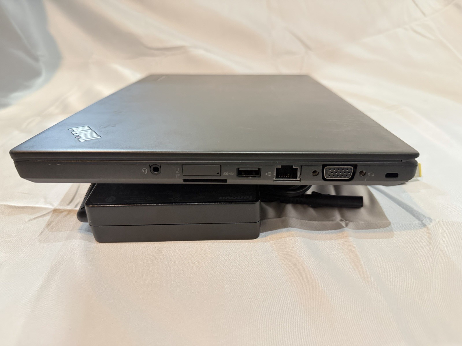 Lenovo ThinkPad T440s | 14in | 256 GB SSD | 12 GB RAM | i5-4300U | Win10