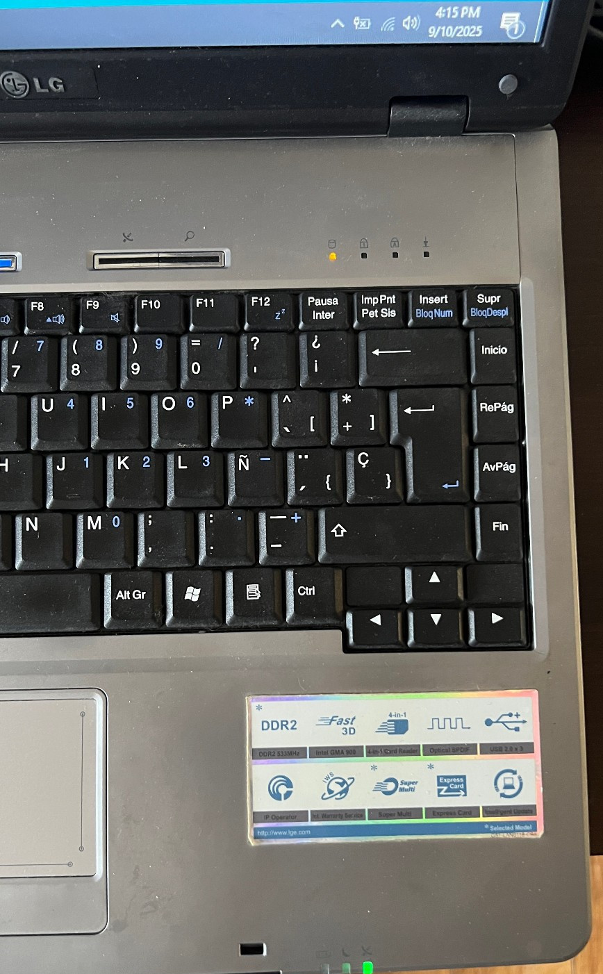 VINTAGE LG K1 Express Laptop (Intel Pentium M 740 1.73 GHz, 2GB DDR2, 55GB HDD)
