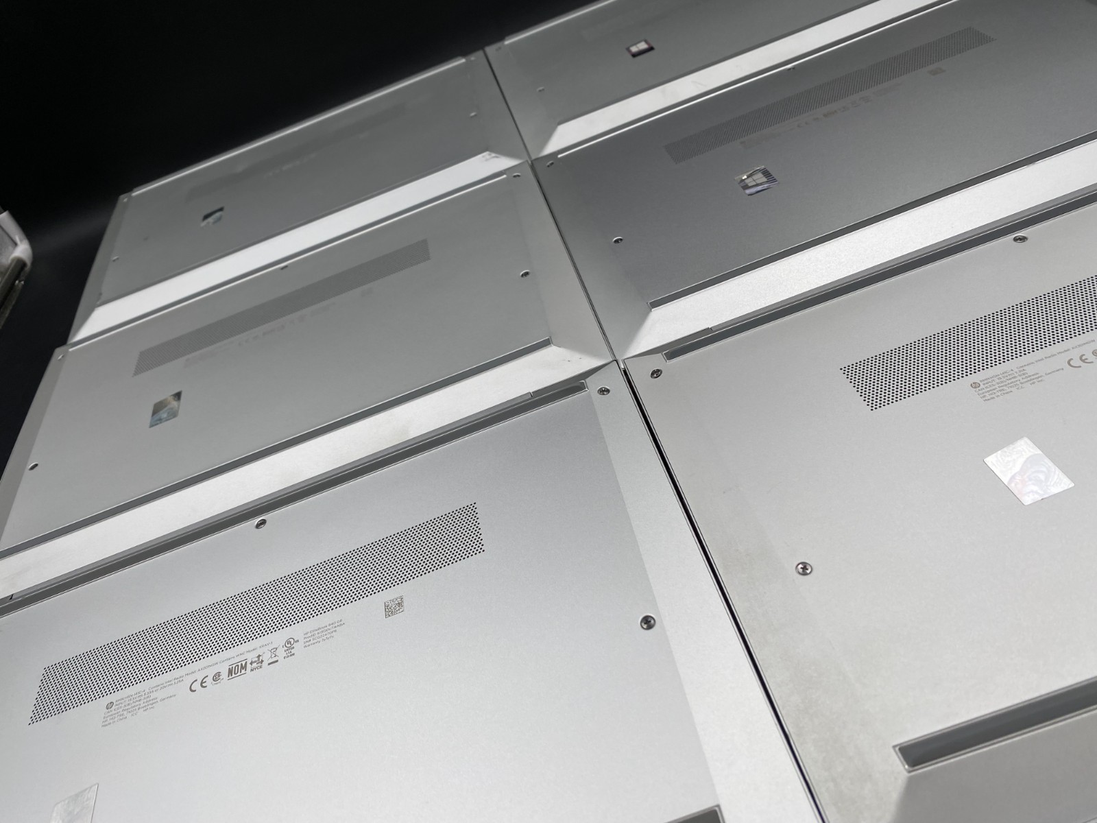8 LOT HP ELITEBOOK 840 G8 14″ i7-1185G7 16GB RAM 256GB NVMe WINDOWS 11 NOAC