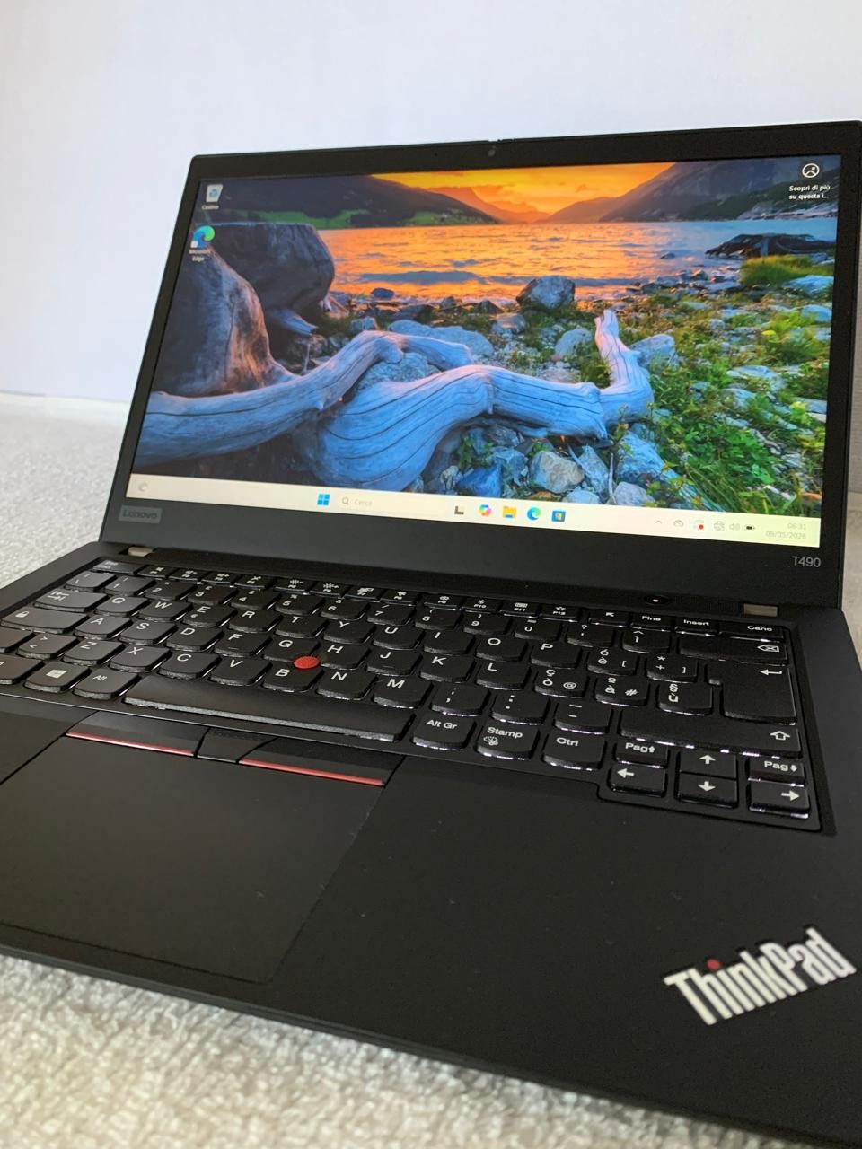 Lenovo ThinkPad T490 i5-8365U 16GB 1TB SSD 14.1” FHD IPS