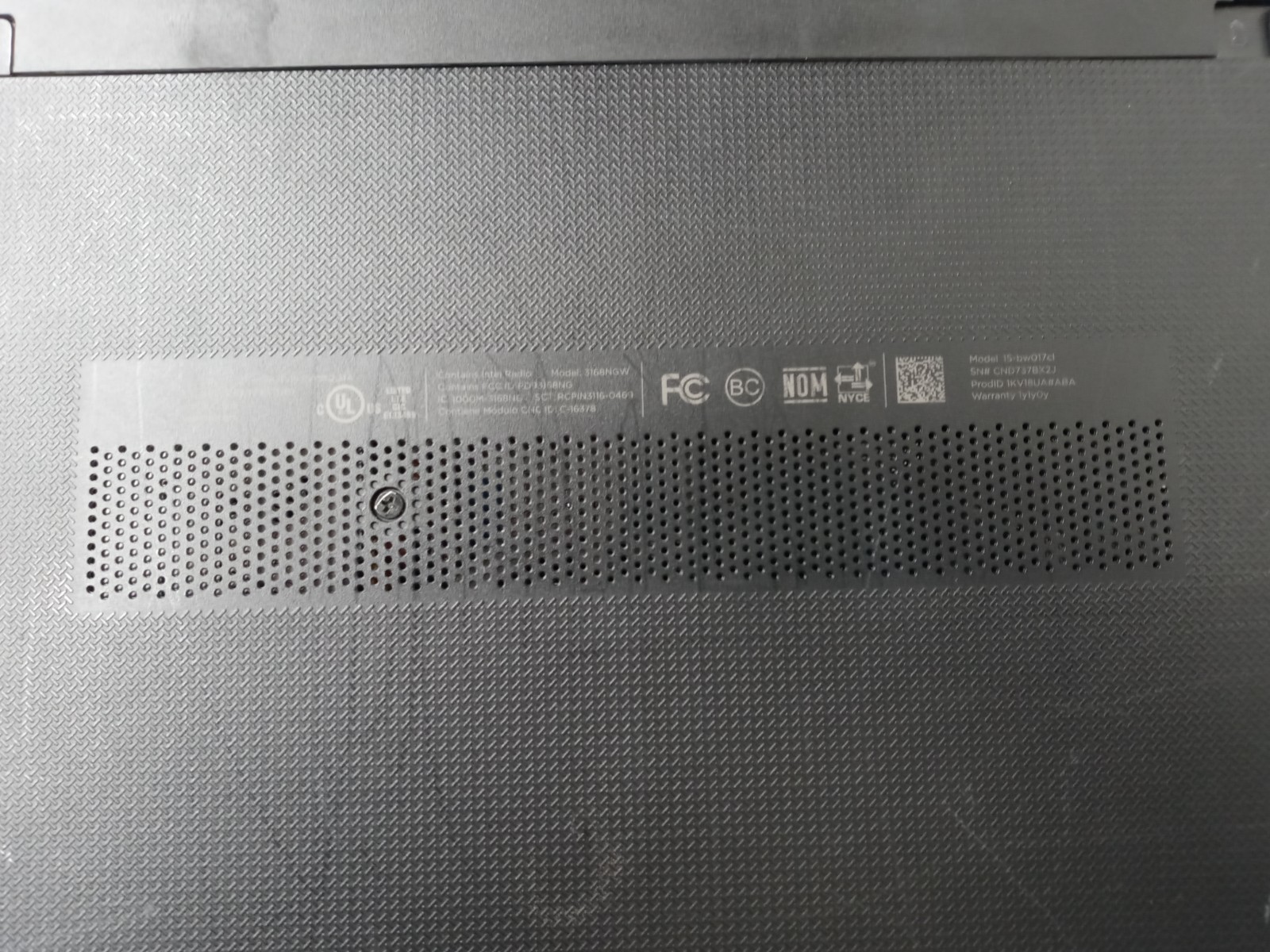 HP Laptop 15-BW0XX AMD A12-9720P 2700MHz 8 GB NO HDD NO OS