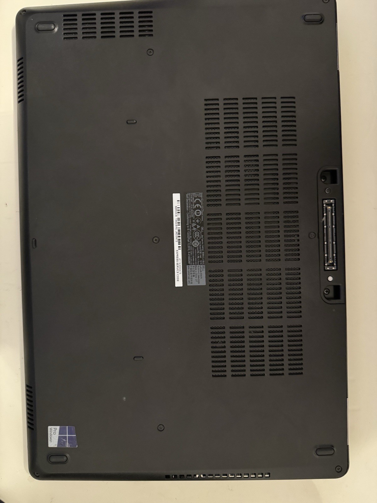 Dell Latitude E5570 15.6″ i3-6100U 12GB RAM 500GB HDD Win10 Pro Black