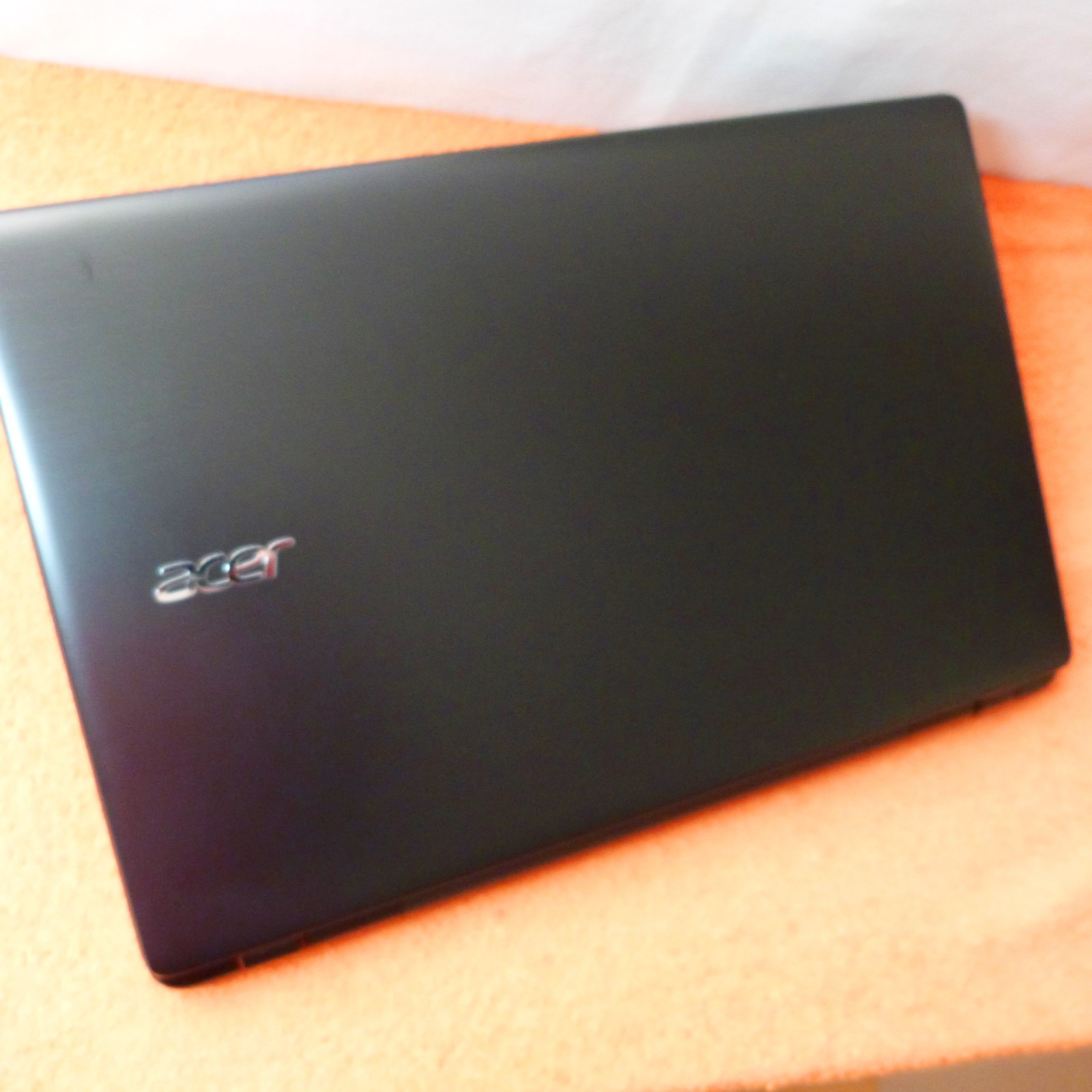 Acer E5 571 UltraBook 15″ FULLHD l SSD Windows 11 Geforce Core i7 HDMI USB3