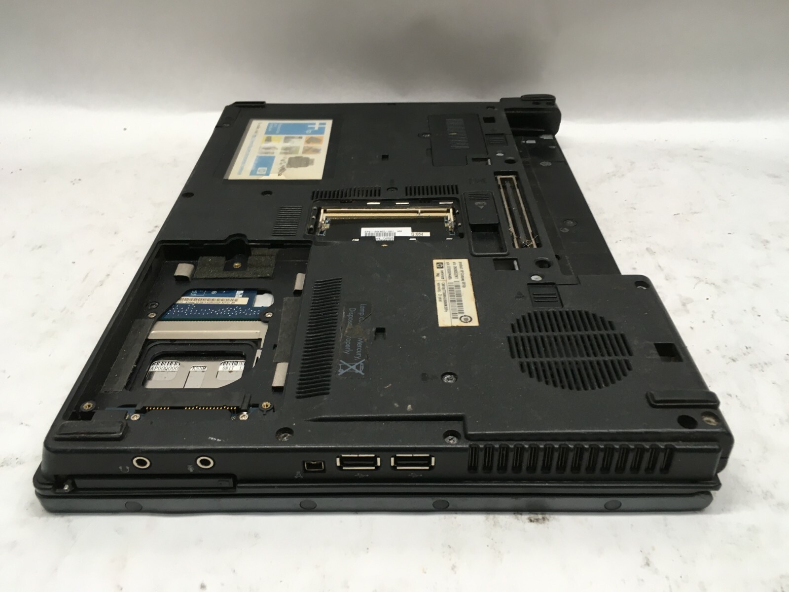 HP Compaq 6910p 14″ Laptop For Parts/Repair Powers on No Video NO HDD/RAM JR
