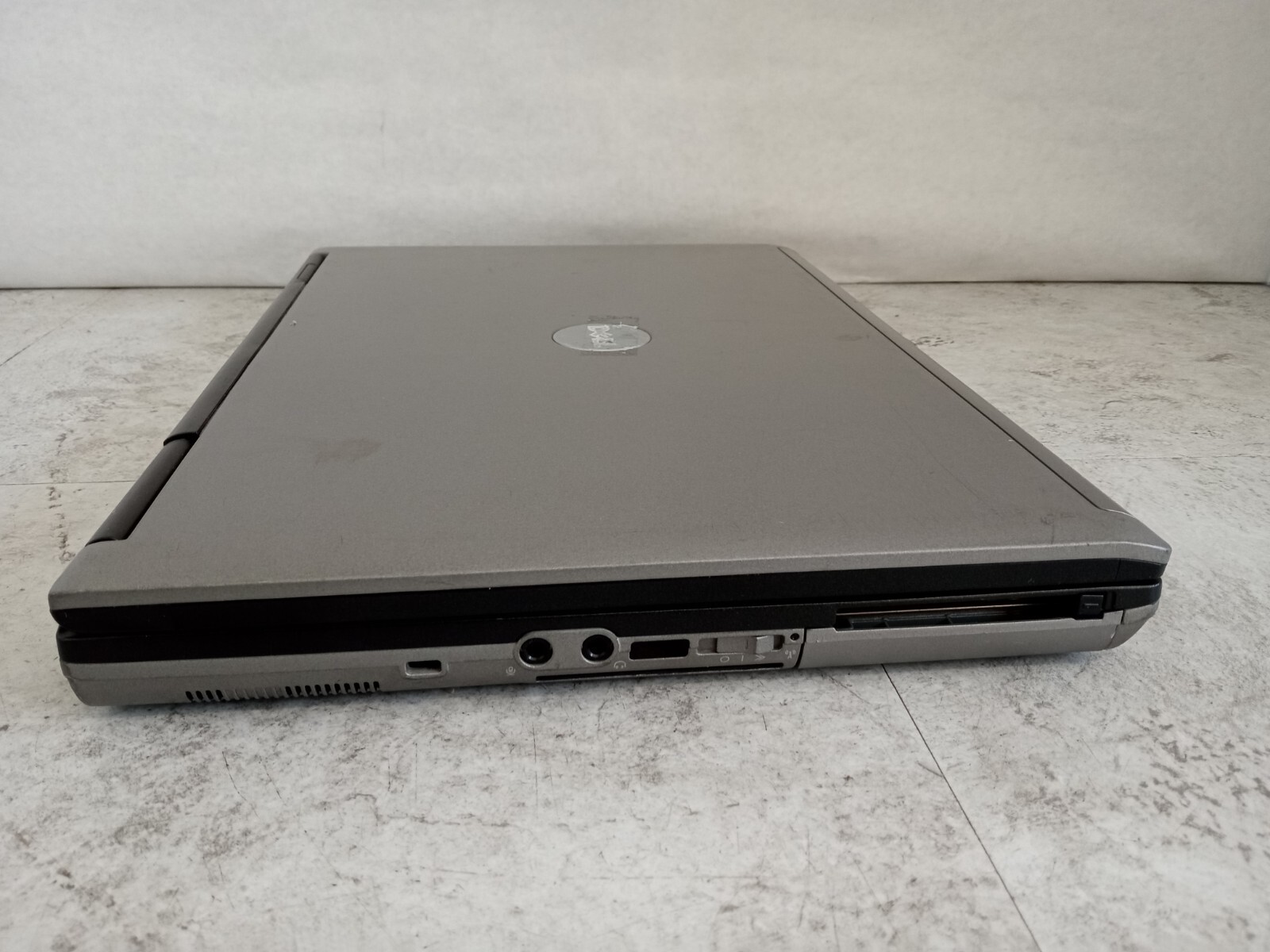 Dell D620 14″ Laptop Intel Core Duo 2GB RAM 80GB HDD XP RS232 *DIM SCREEN* -RR