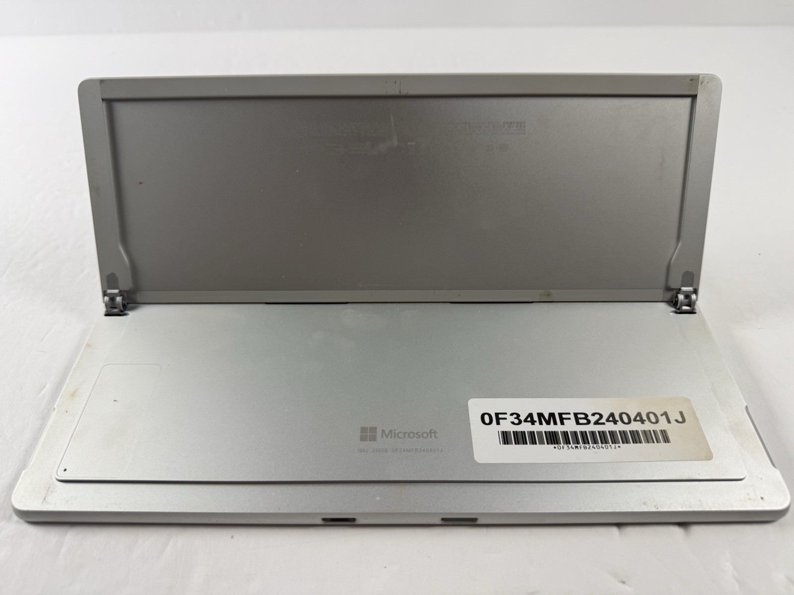 Microsoft Surface Pro 8 (1982) i5-1145G7 – 16GB RAM – 256GB 120Hz – Win 11 Pro