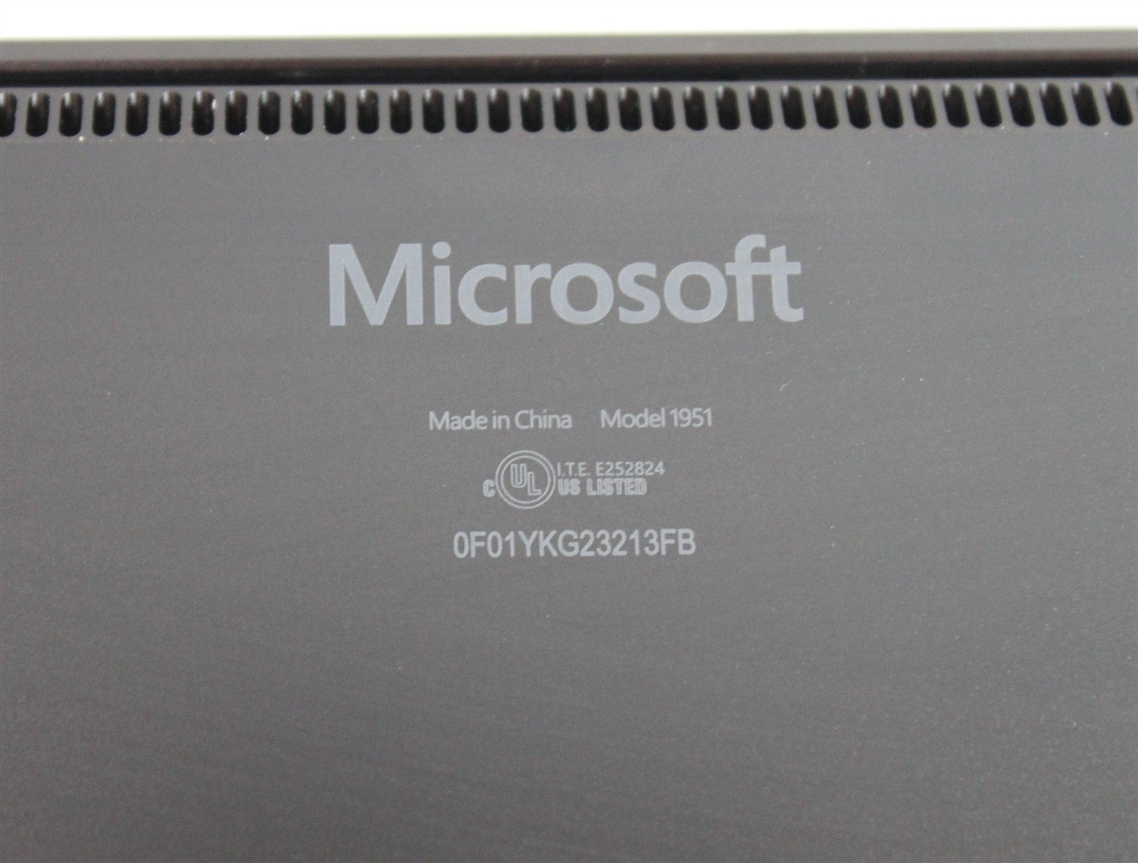 Microsoft Surface Laptop 5 13.5″ Intel i5-1245U 2.5GHz 8GB 256GB NVMe Win 11 Pro