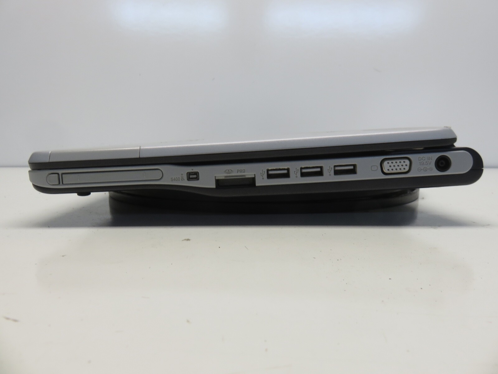 Sony Vaio VGN-FS640/W PCG-7A2L Intel Pentium M 730 1.6GHz 1 GB NO HDD No Batt