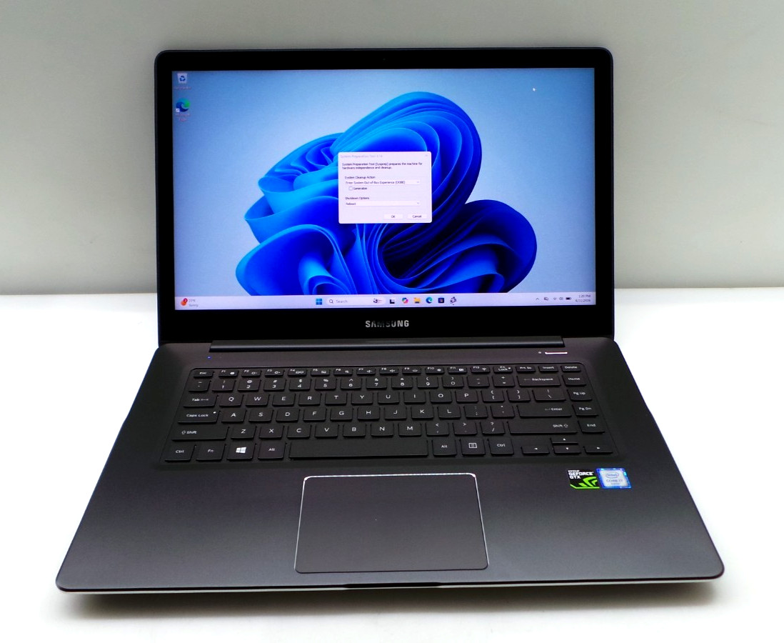 Samsung Notebook NP940Z5L | 15.6″ | i7-6700HQ | 8GB 256GB SSD | Touchscreen