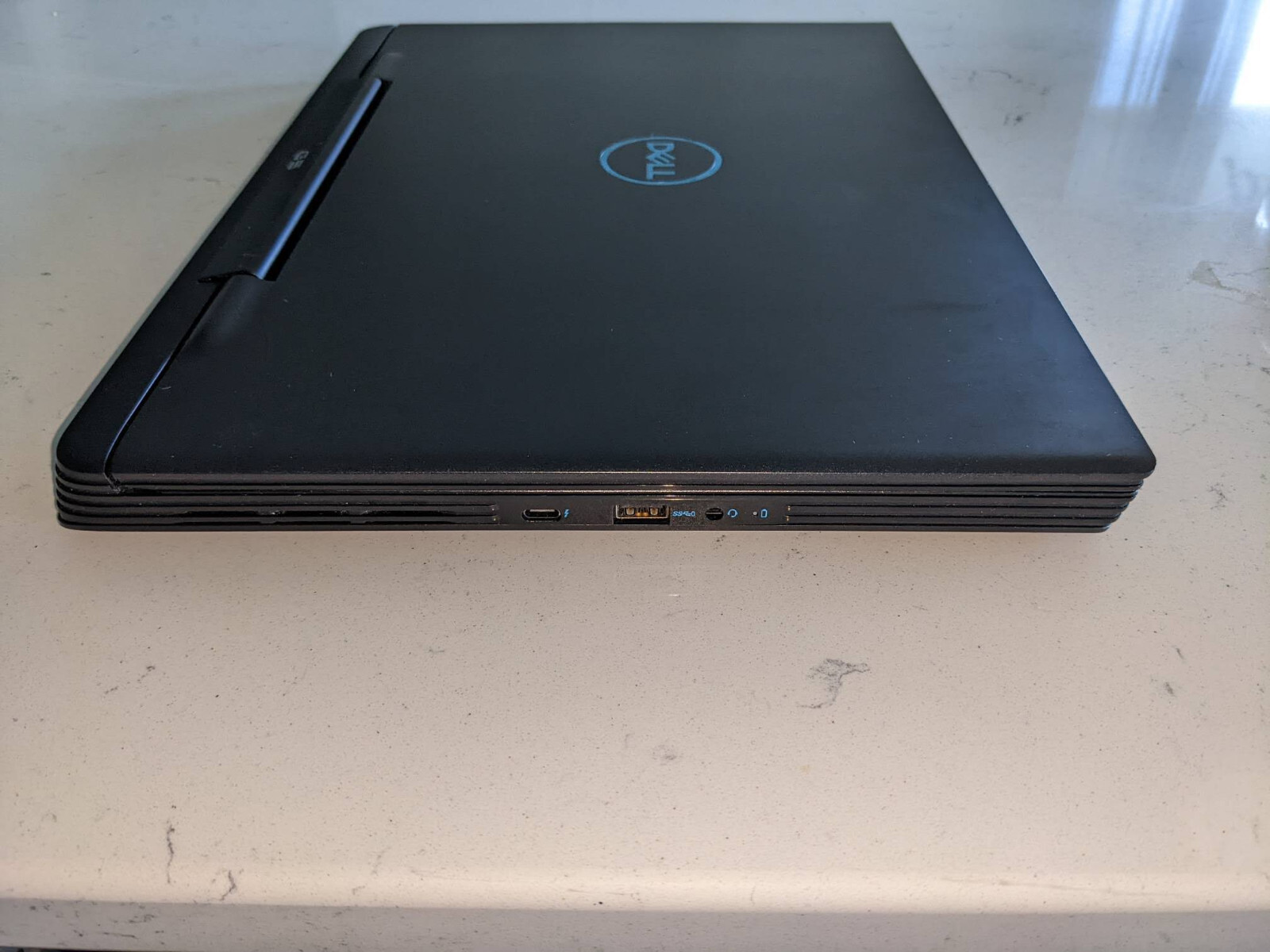 Dell G5 5590 Intel Core i7-9750H 2.60 GHz 15.6 in 1 TB SSD 16 GB RAM 144 FPS