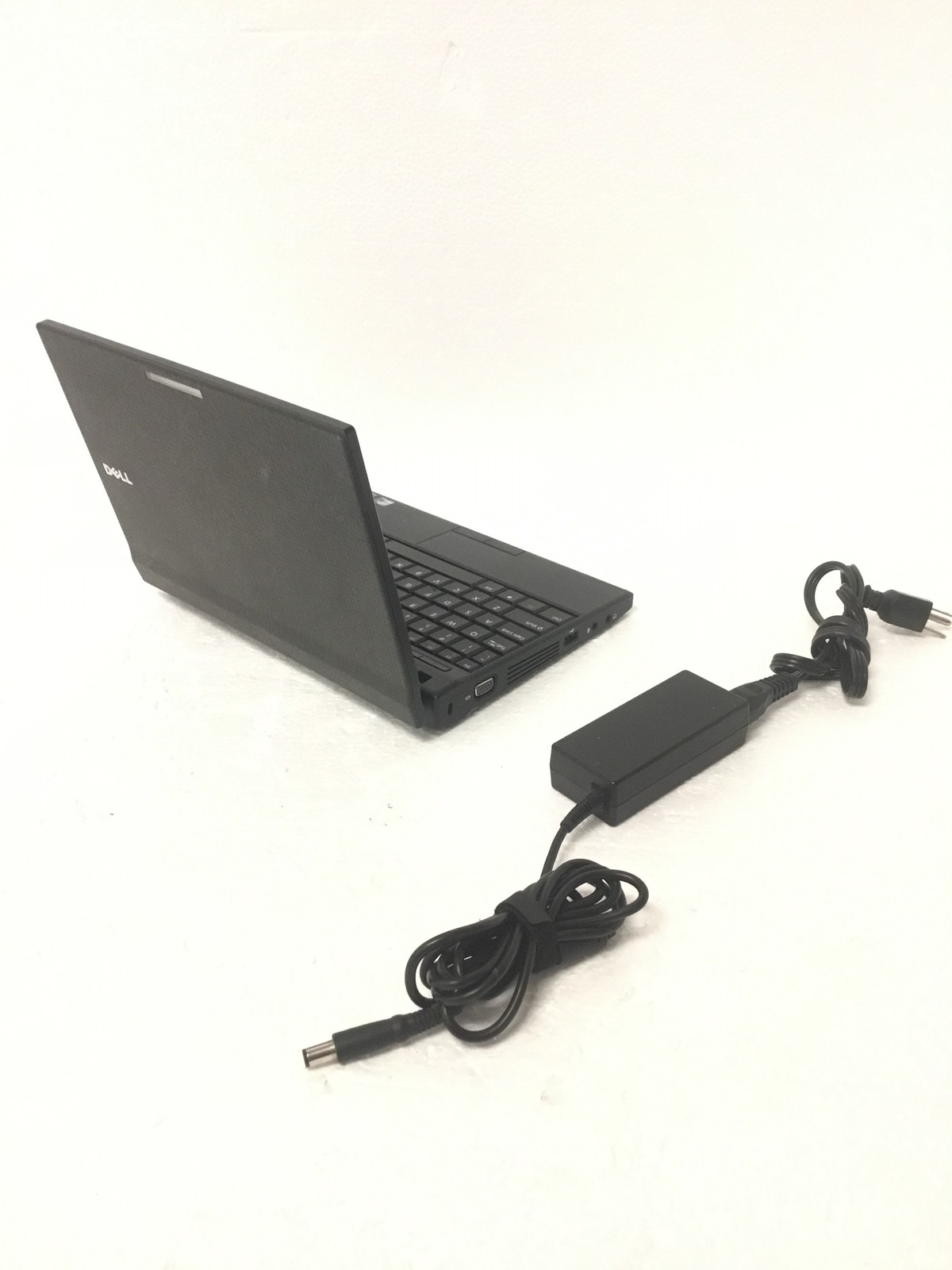 Dell Latitude 2120 Atom N550 1.5GHz 2GB 10.1″ Netbook No HDD w/ AC FREE SHIPPING