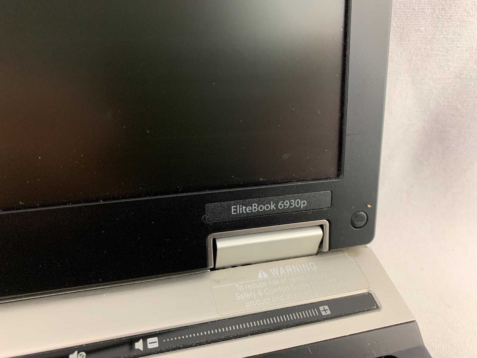 HP EliteBook 6930p Laptop For Parts/ Repairs, Powers On, BIOS Locked, No HDD
