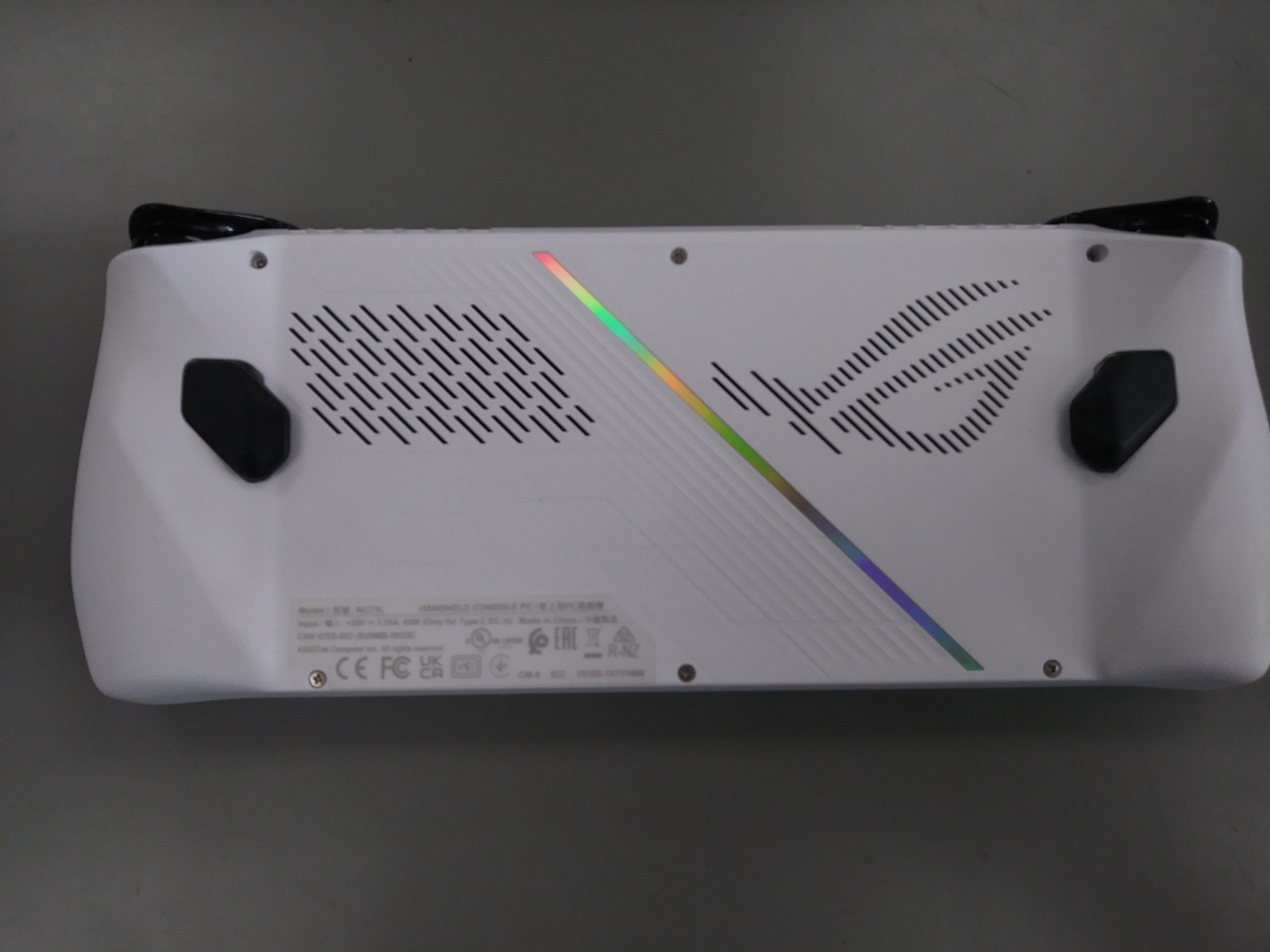 ASUS ROG Ally RC71L 7″ White Handheld Gaming PC Ryzen Z1 16GB UPGRADED 1TB SSD