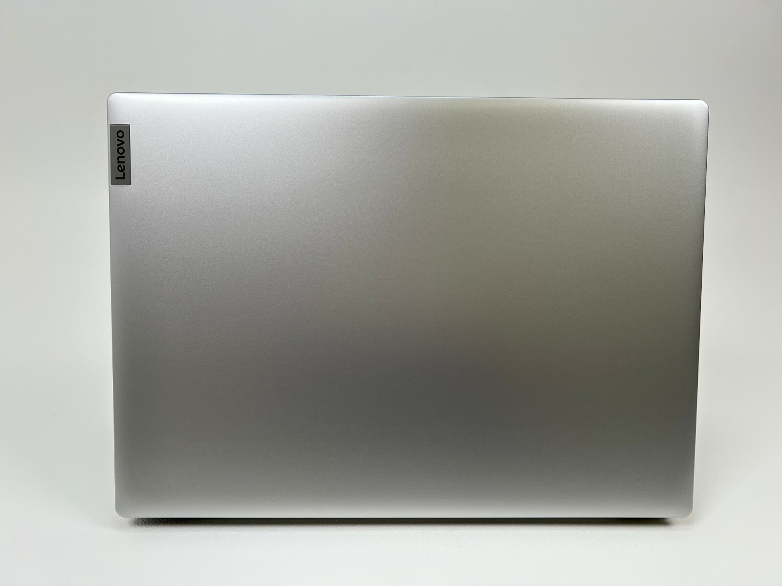 Lenovo IdeaPad 1 14″ (64 GB eMMC, AMD A6-9220e, 1.60 GHz, 4GB) Laptop – Platinum