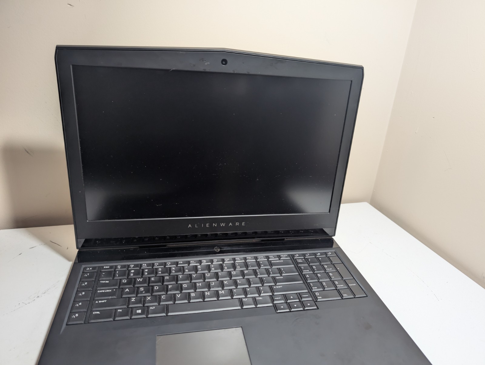 Alienware 17 R4 i7-6820HK 2.7GHz 32GB RAM 512GB SSD GTX 1070