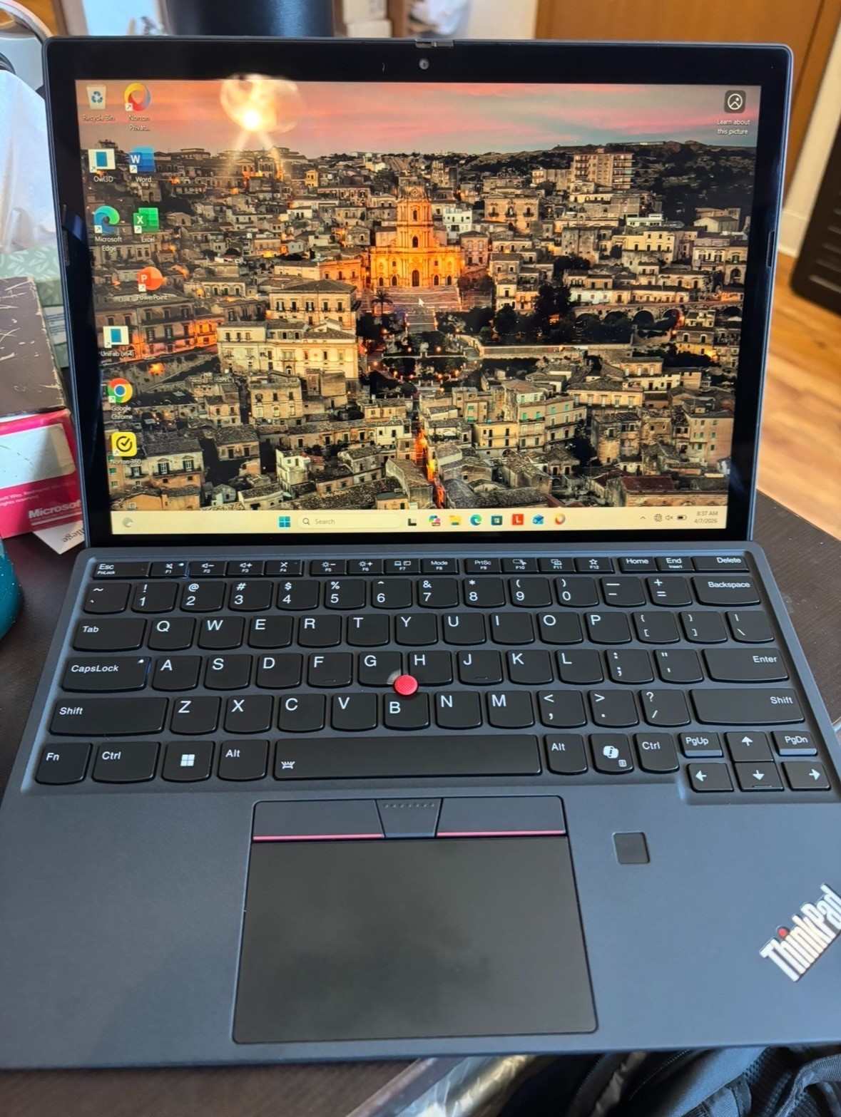 Lenovo ThinkPad X12 Detachable Gen 2 12.3″ Touchscreen Detachable 2